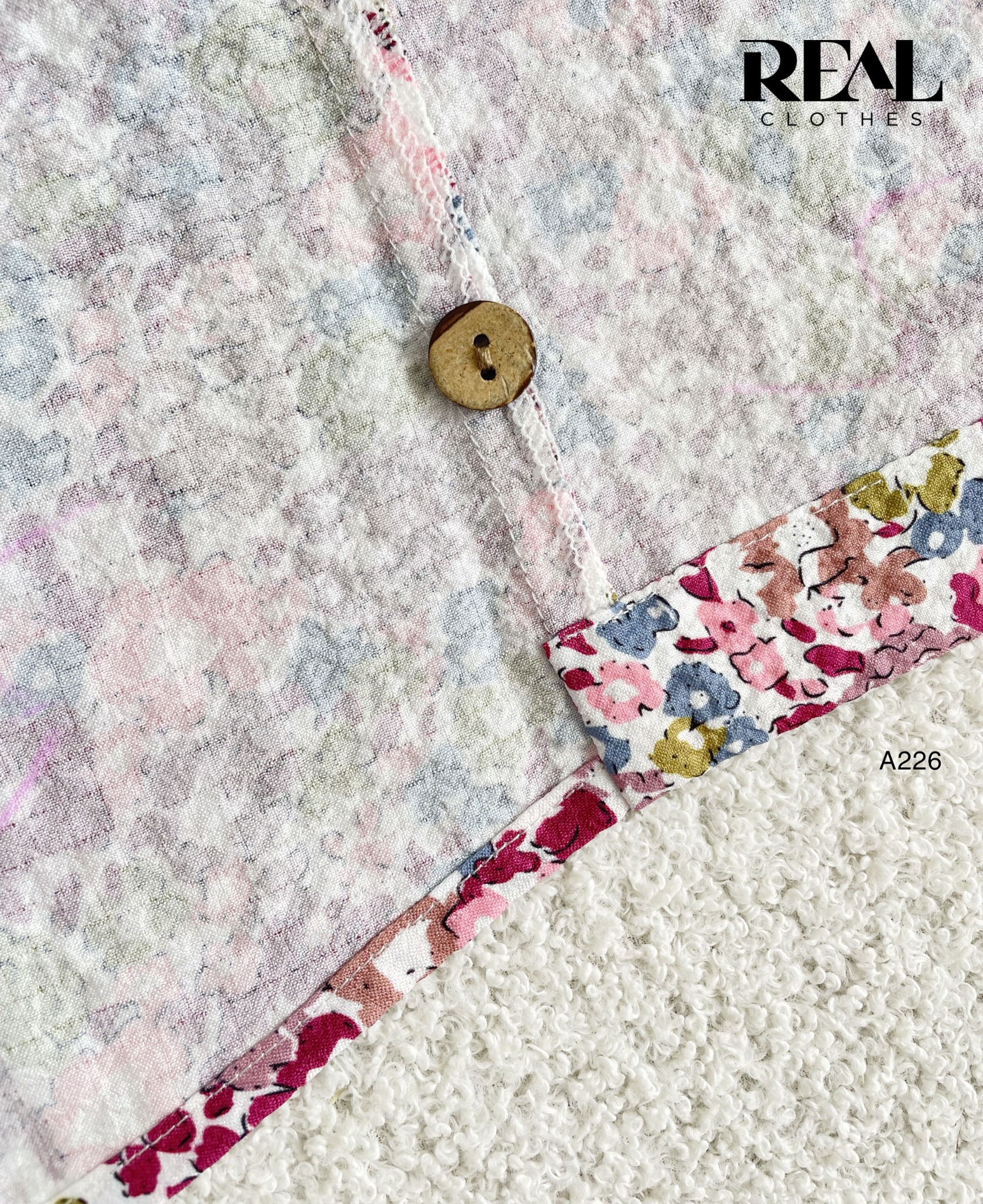 Áo croptop hoa hồng SALE - size XS