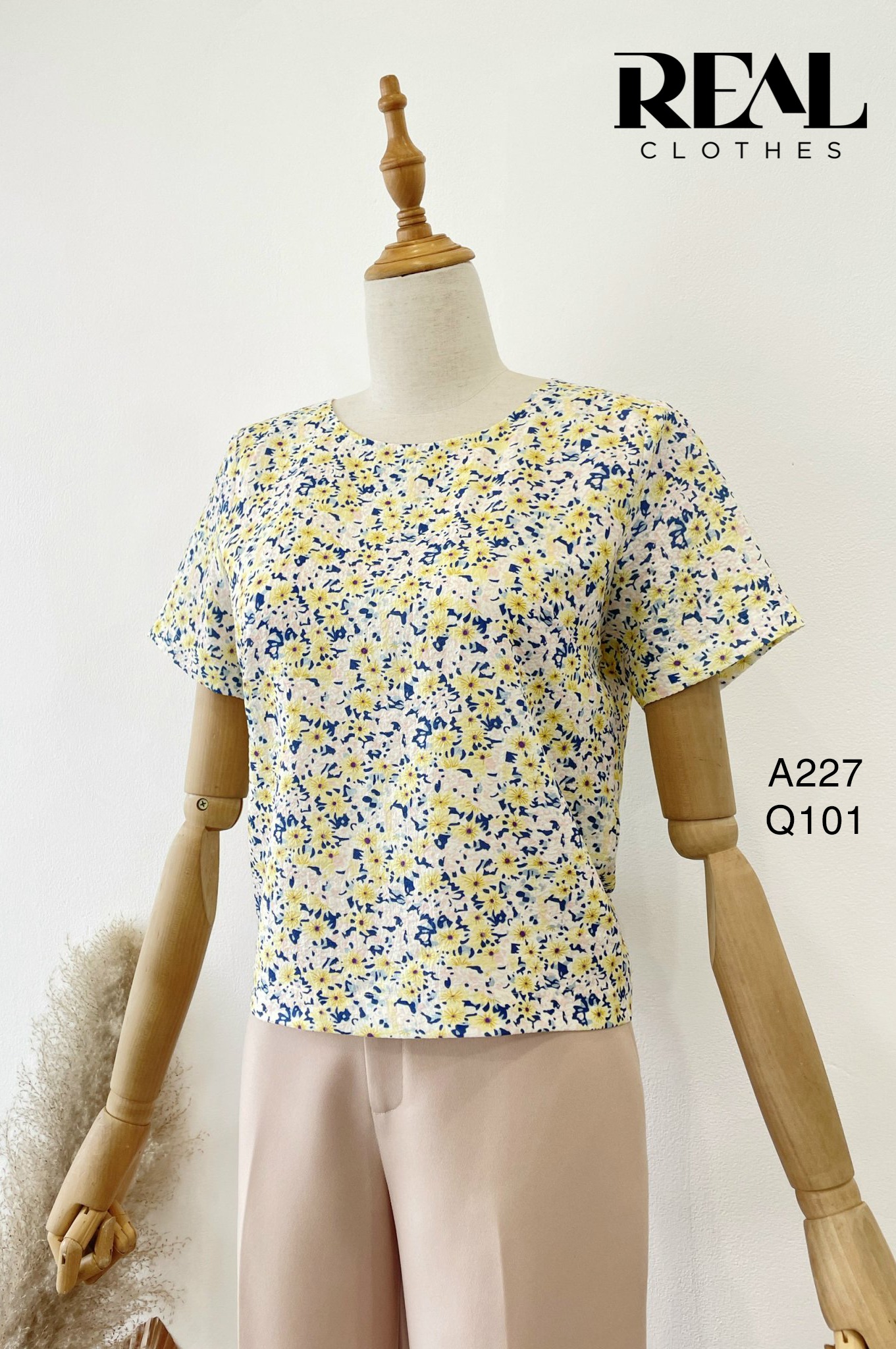 Áo croptop hoa vàng SALE