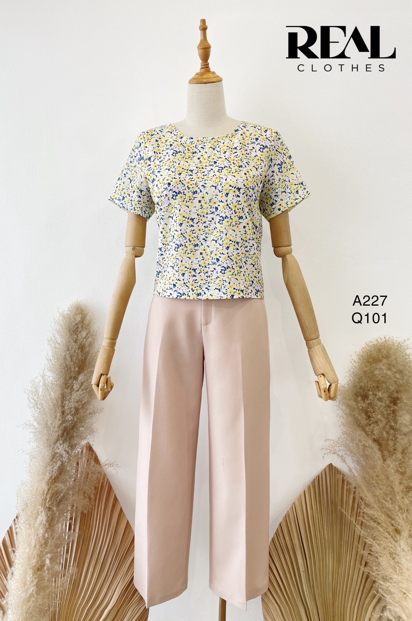 Áo croptop hoa vàng SALE