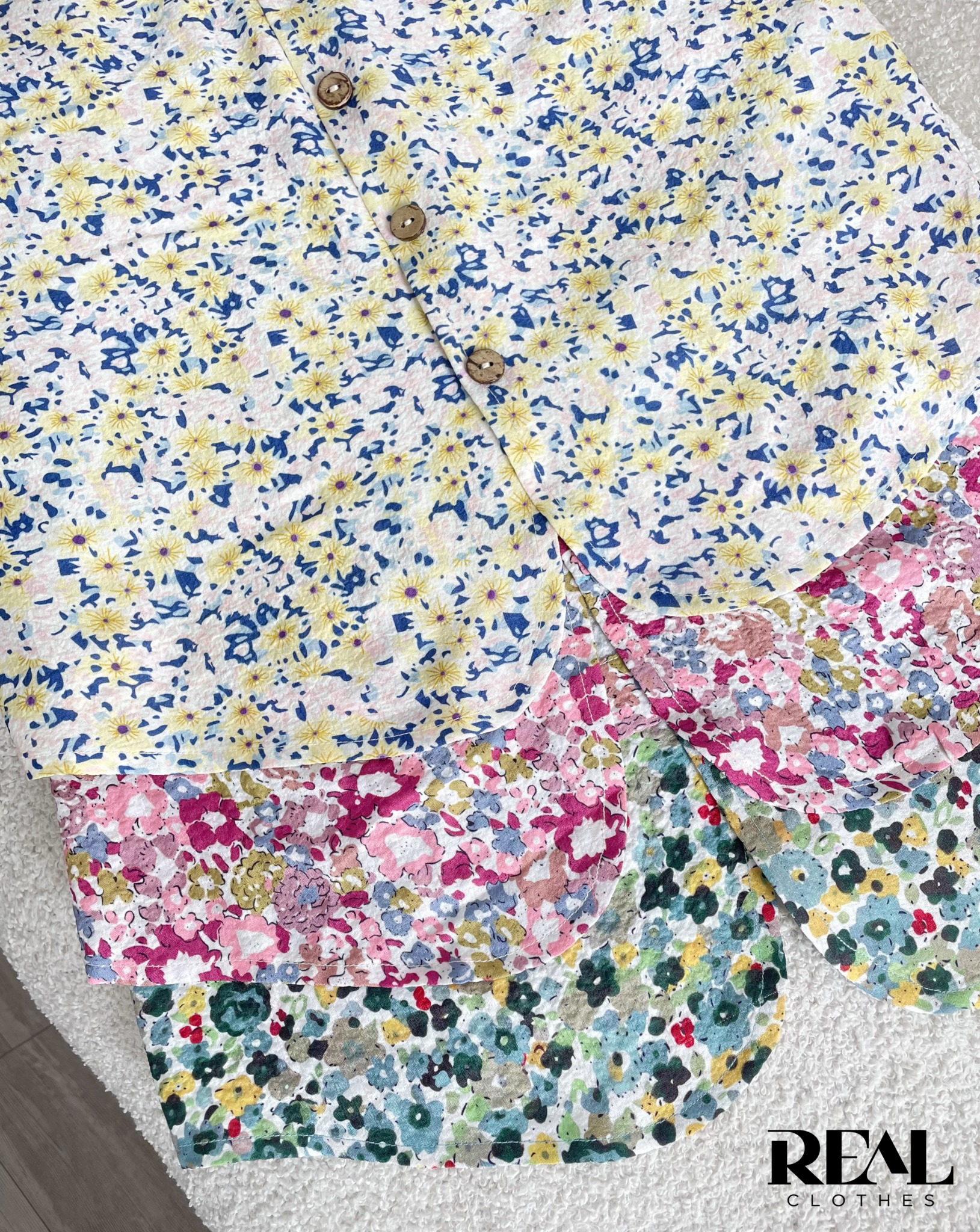 Áo croptop hoa hồng SALE - size XS