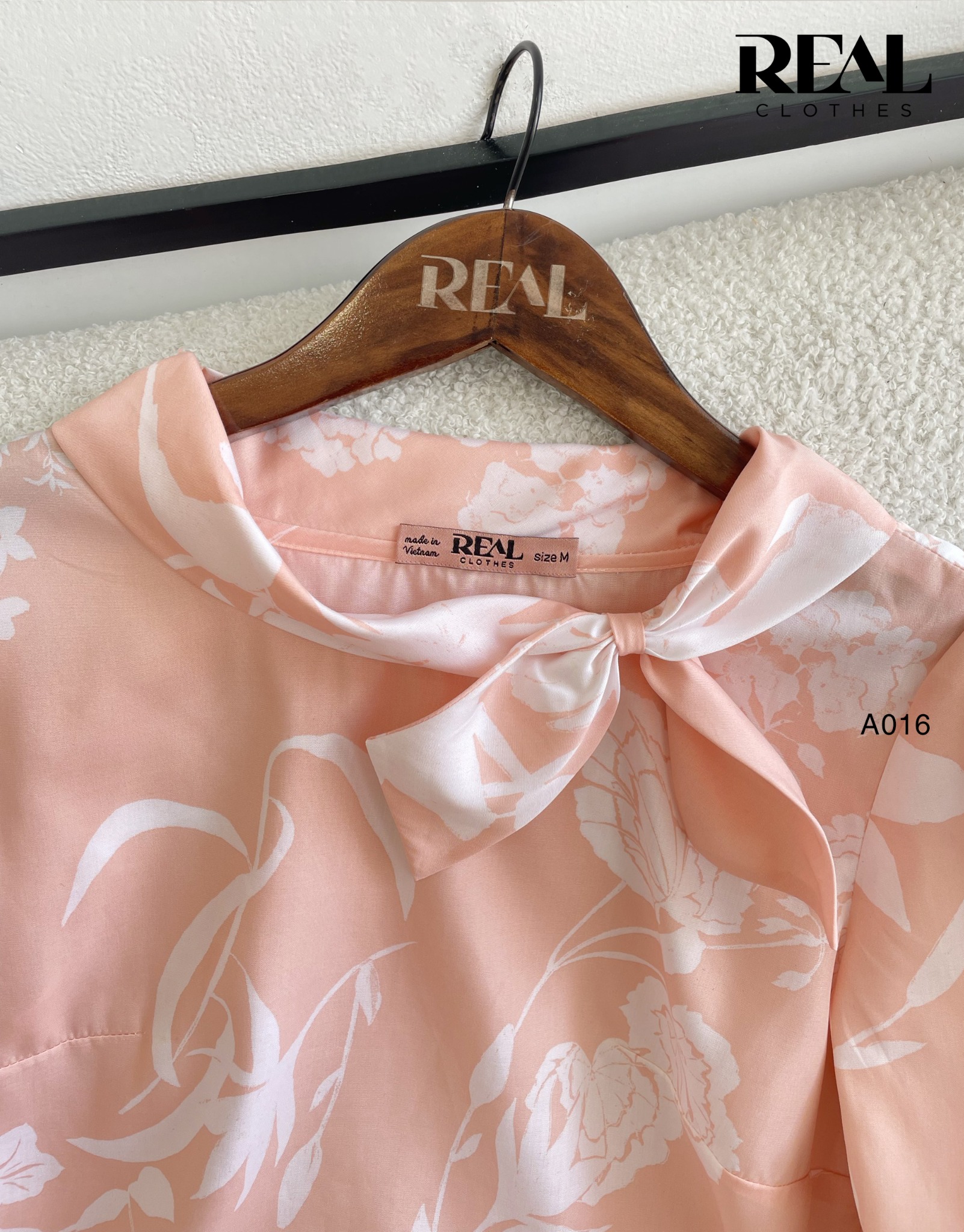 Áo Natalie hoa cam FINAL SALE - size XS