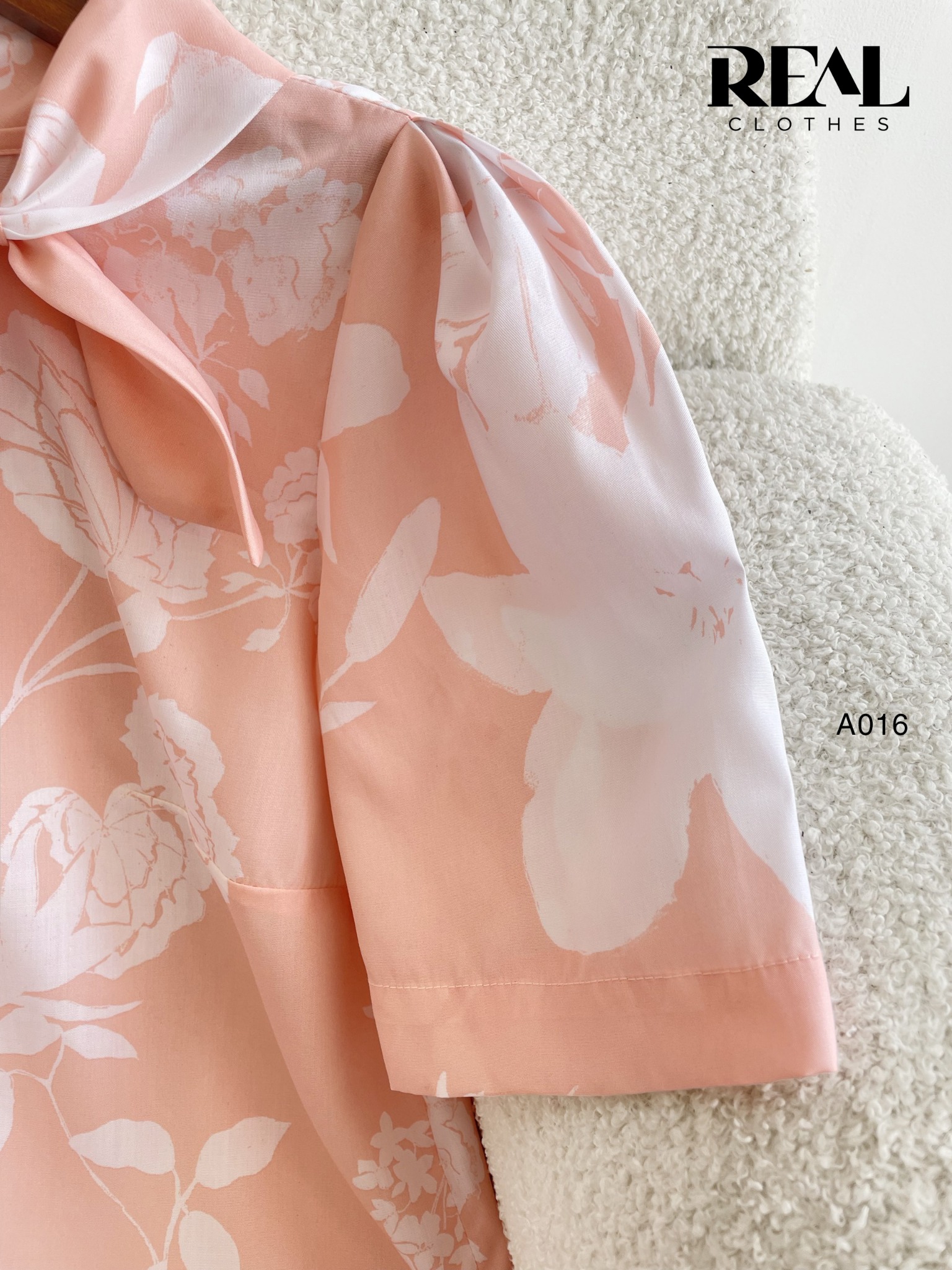 Áo Natalie hoa cam FINAL SALE - size XS