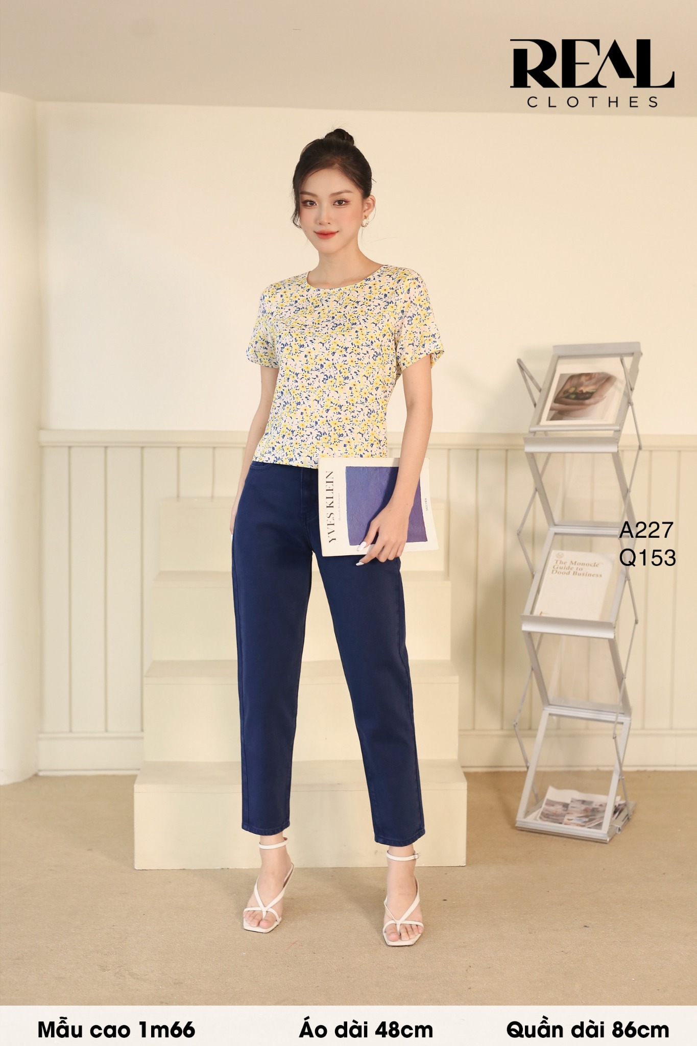 Áo croptop hoa vàng SALE