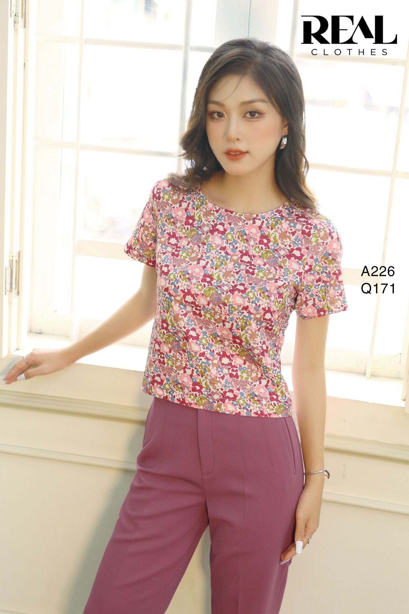  Áo croptop hoa hồng 