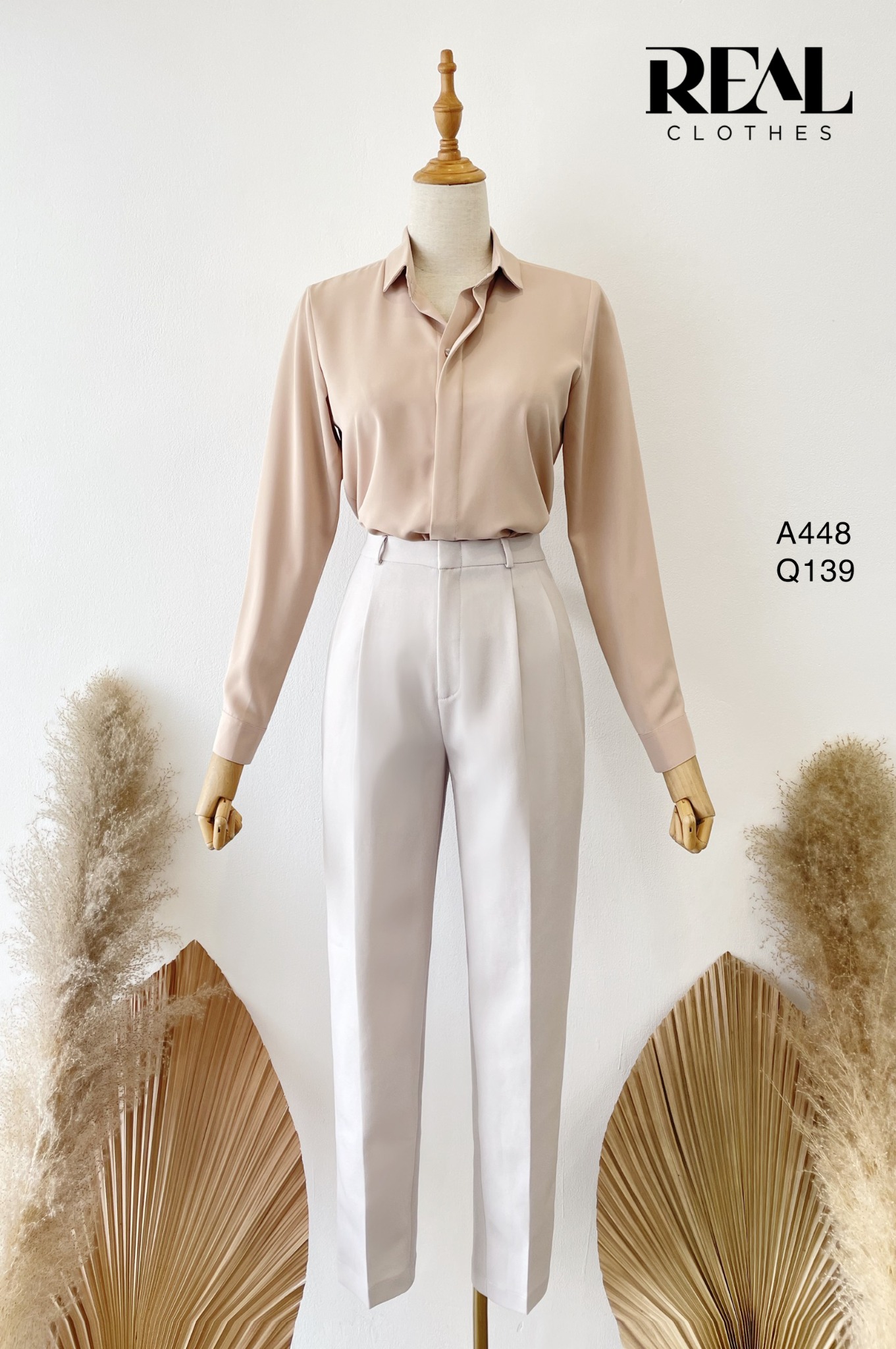 Sơ mi cổ mềm cafe sữa nhạt MỚI - size XS