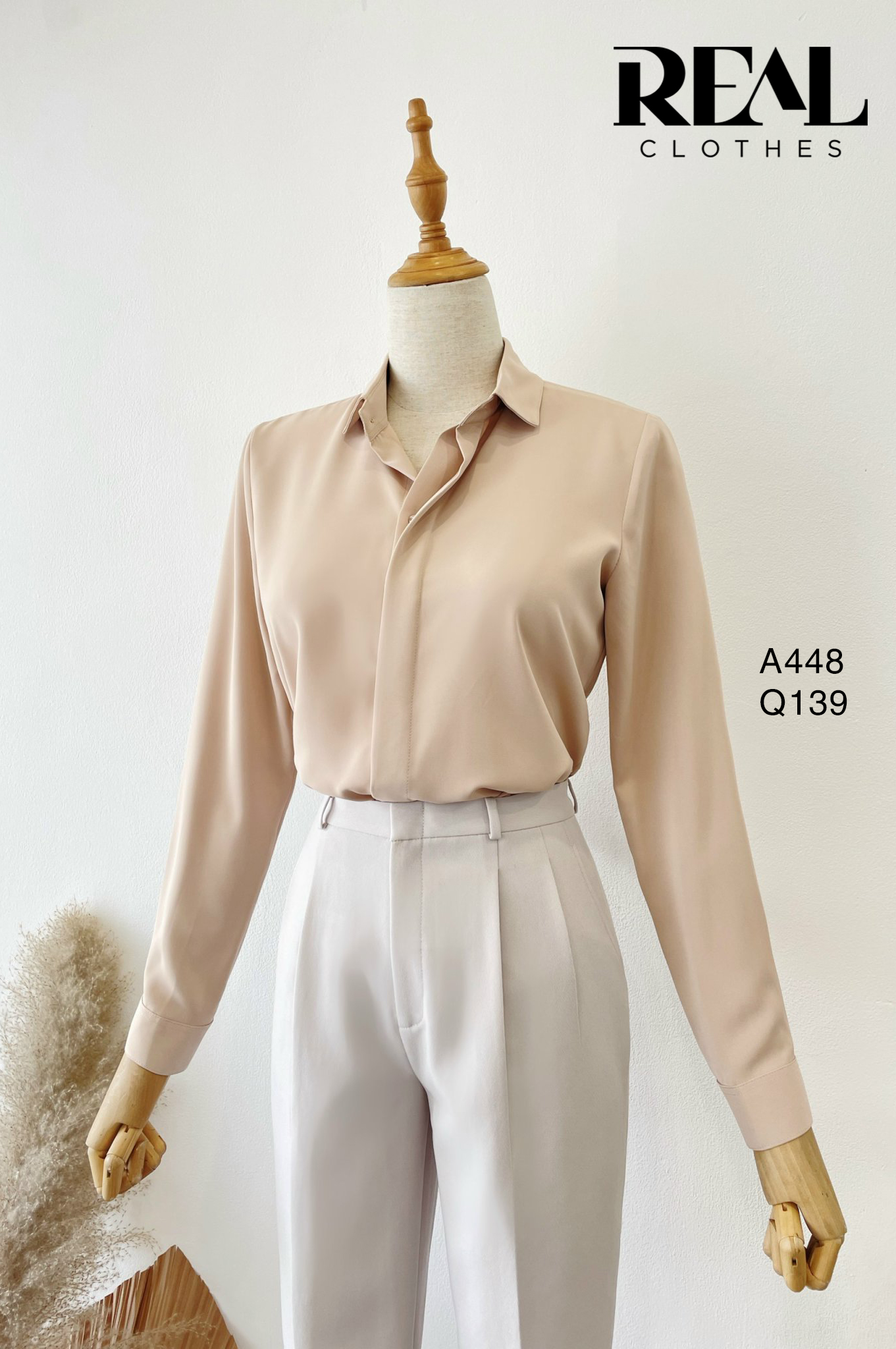 Sơ mi cổ mềm cafe sữa nhạt MỚI - size XS