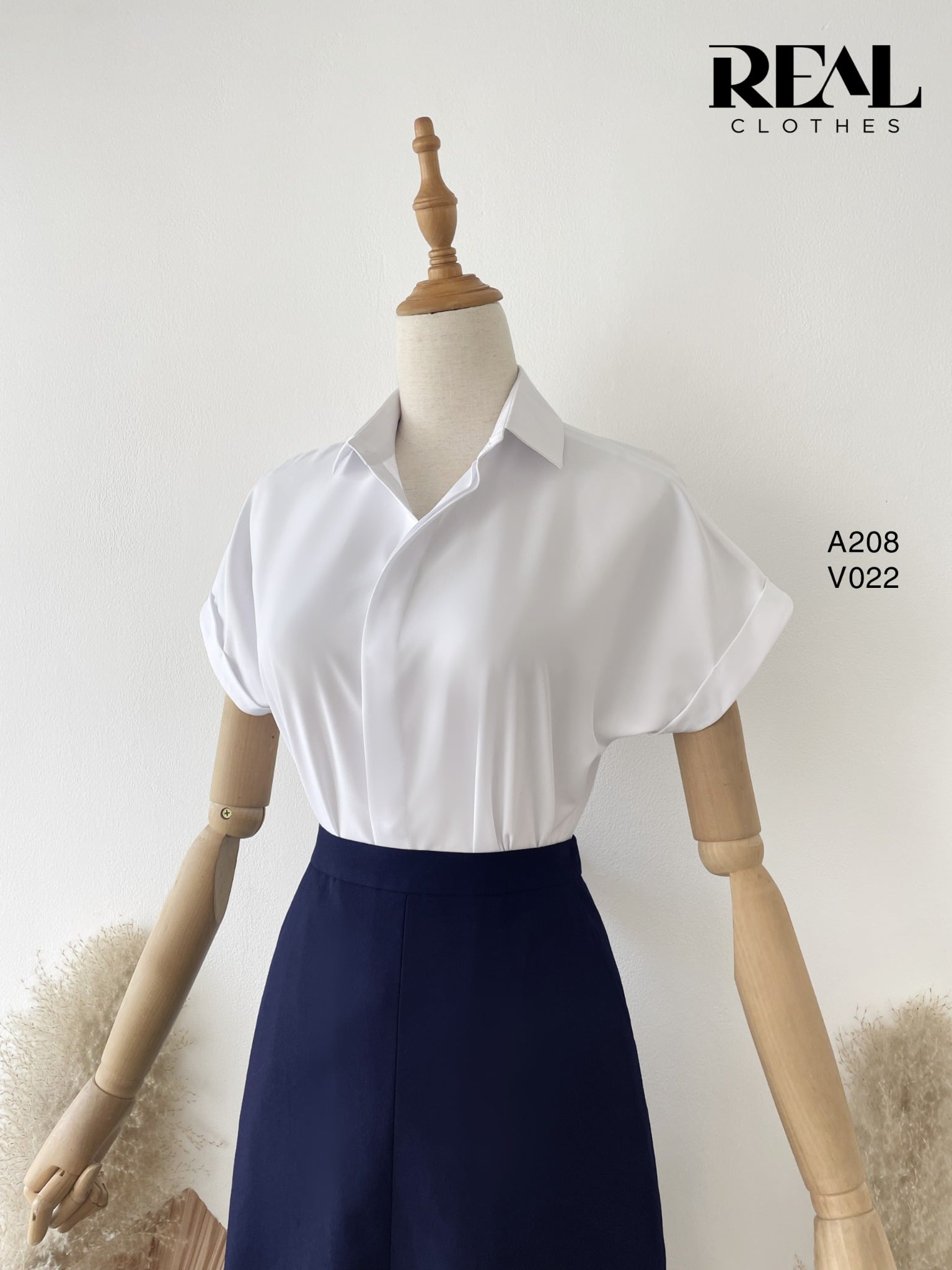 Sơ mi cánh dơi trắng