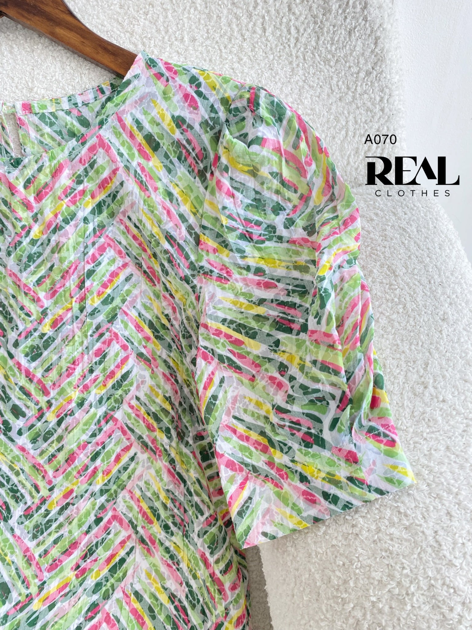 Áo Milan vệt cầu vồng FINAL SALE - size XS