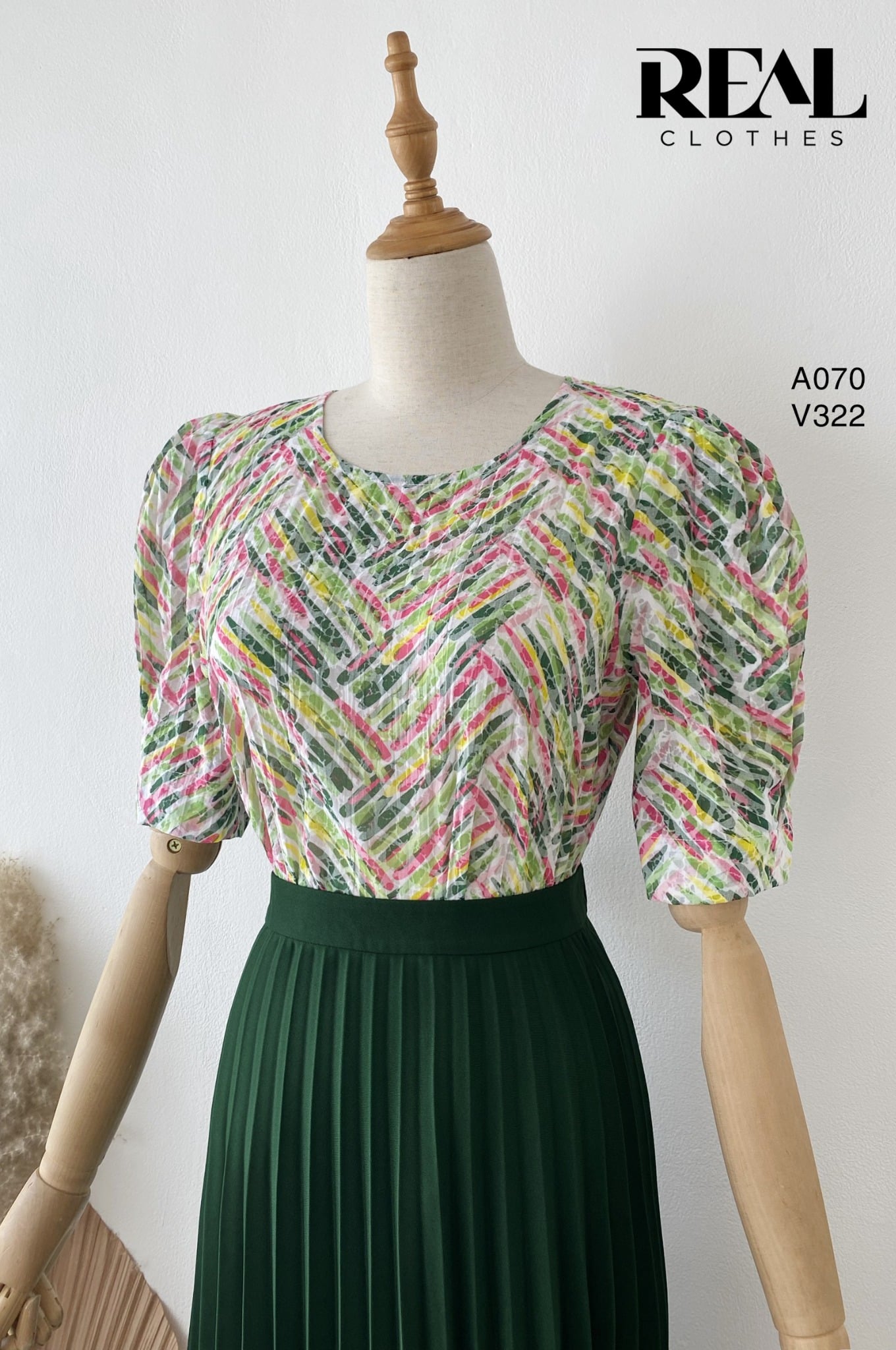 Áo Milan vệt cầu vồng FINAL SALE - size XS