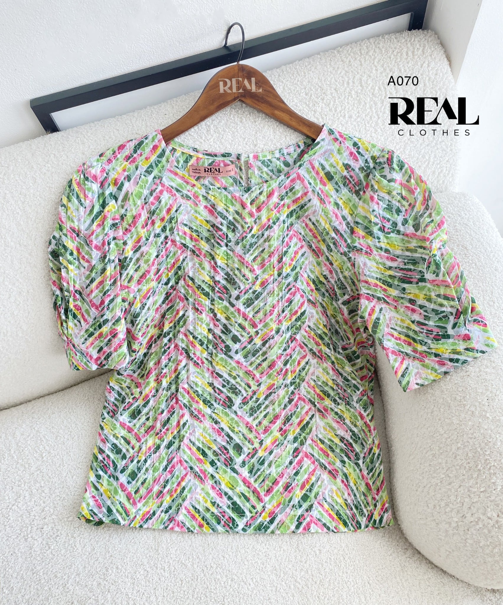 Áo Milan vệt cầu vồng FINAL SALE - size XS