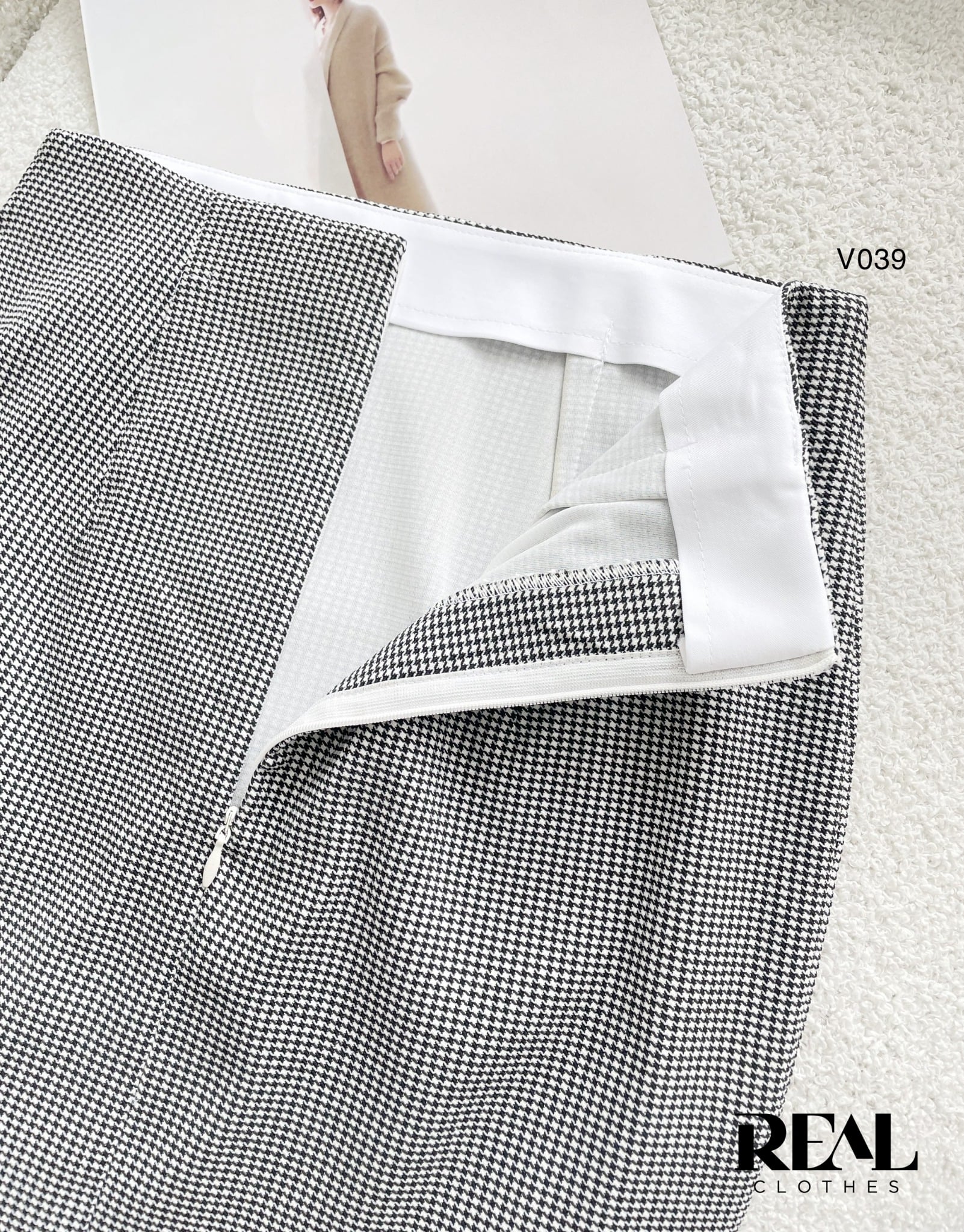 Bút chì midi zigzag đen SALE