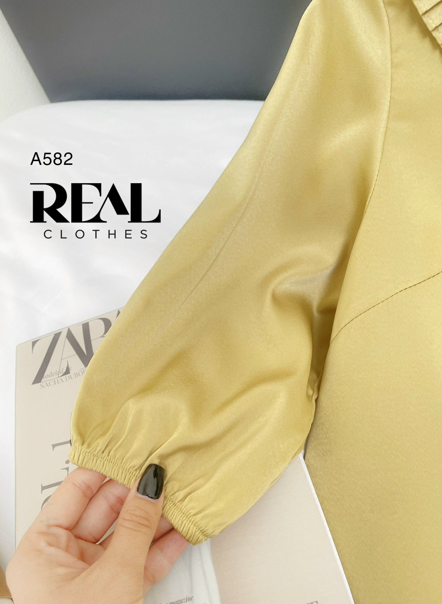 Áo cổ xếp vàng FINAL SALE - size XS