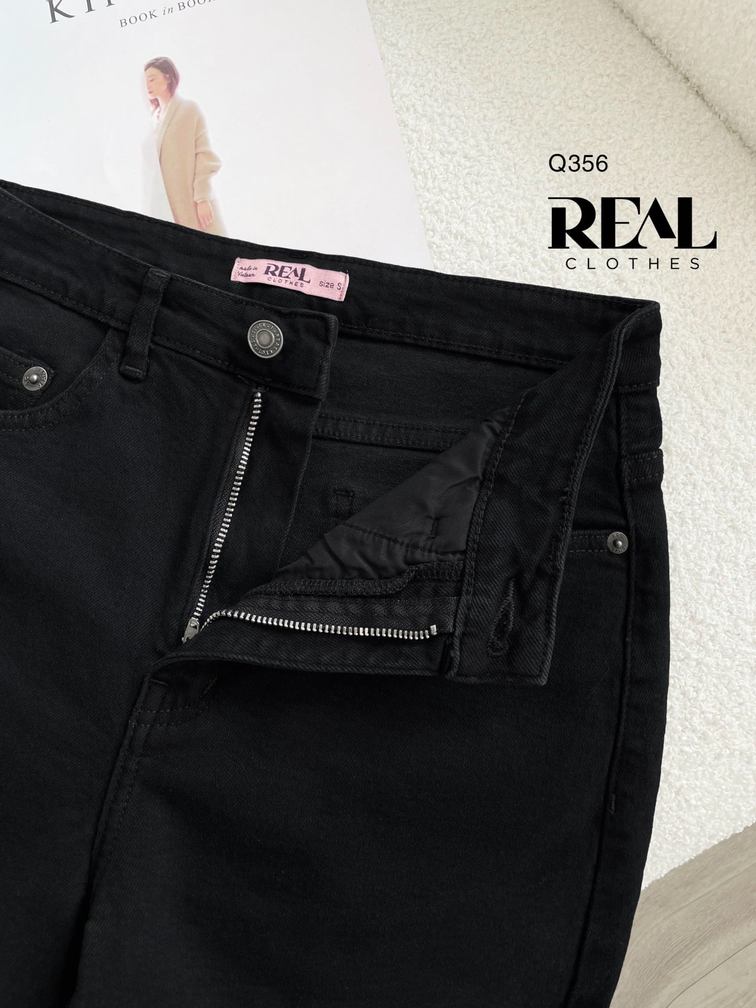 Quần short Jeans đen FINAL SALE - size XS