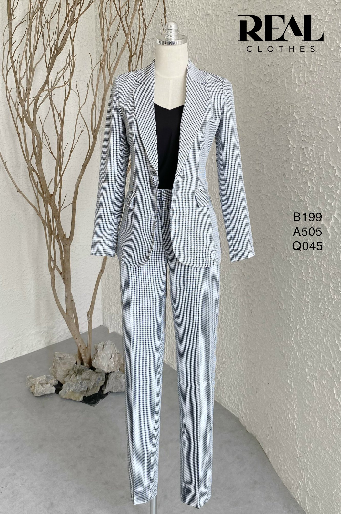 Blazer caro trắng SALE - size XS
