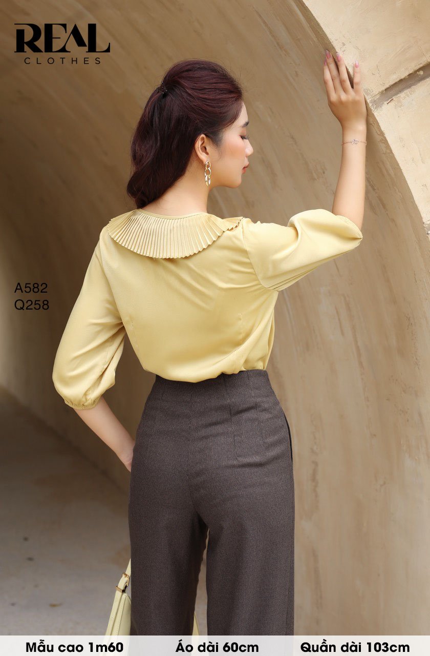 Áo cổ xếp vàng FINAL SALE - size XS
