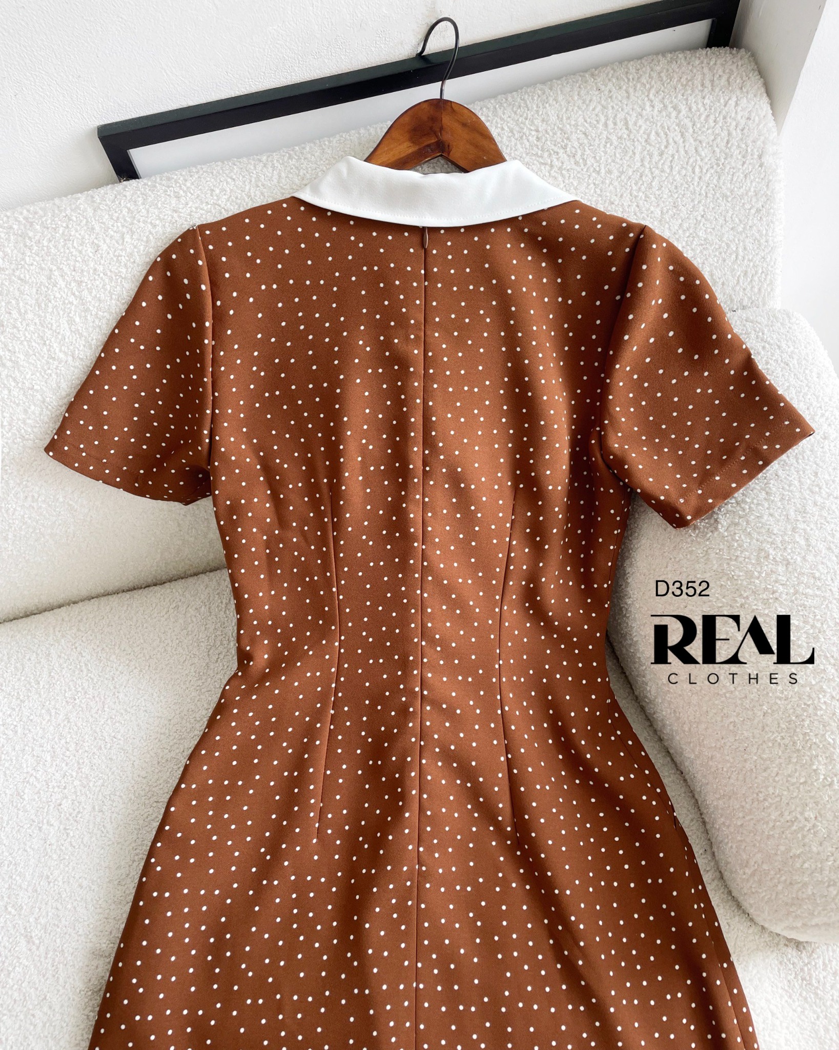 Đầm zipper chấm bi nâu SALE