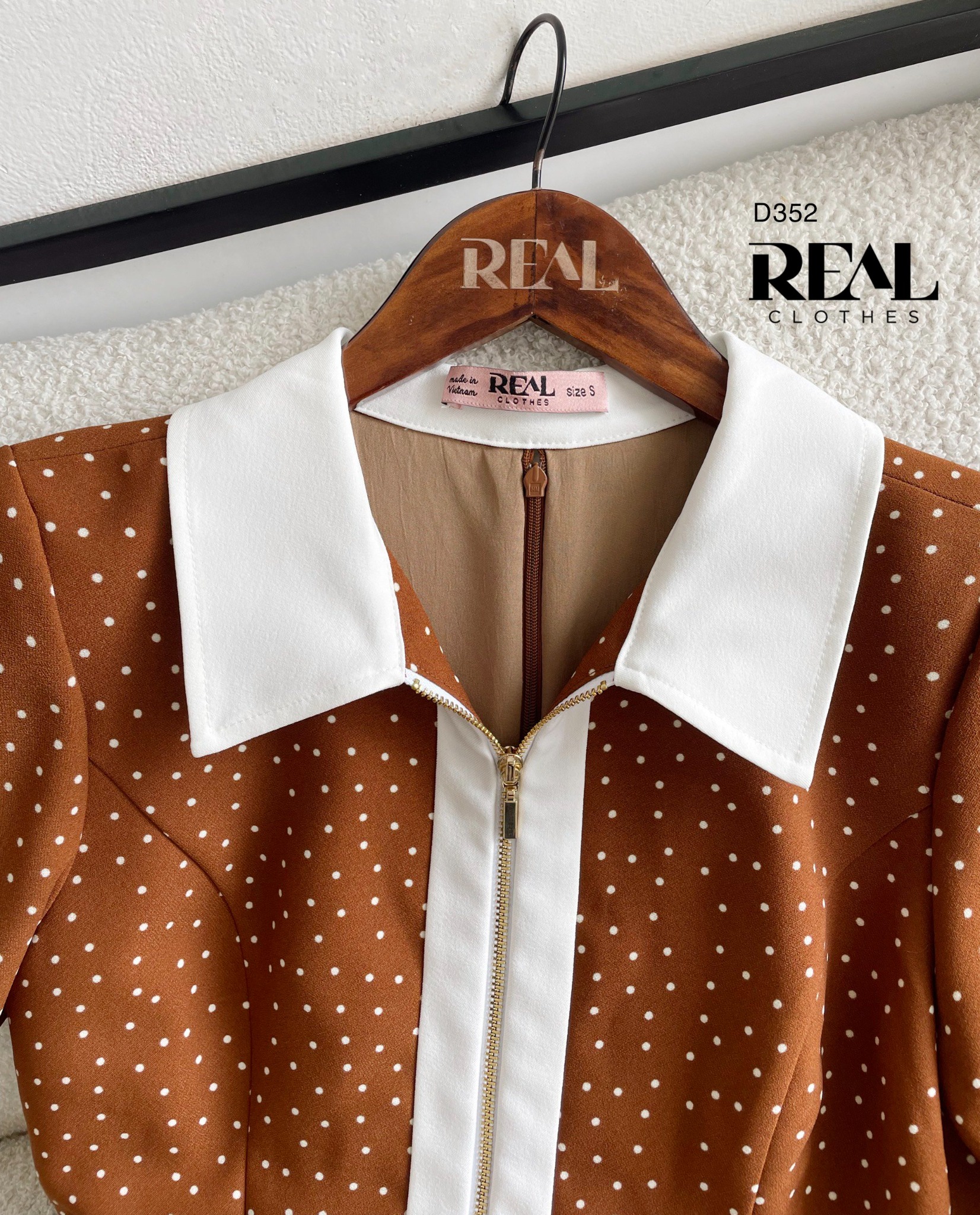 Đầm zipper chấm bi nâu SALE