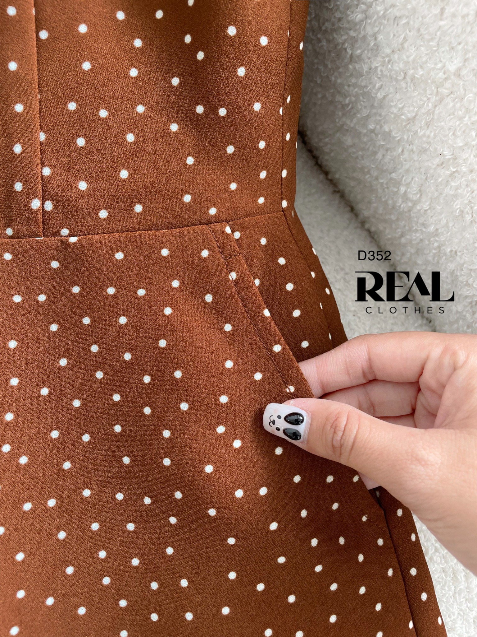 Đầm zipper chấm bi nâu SALE