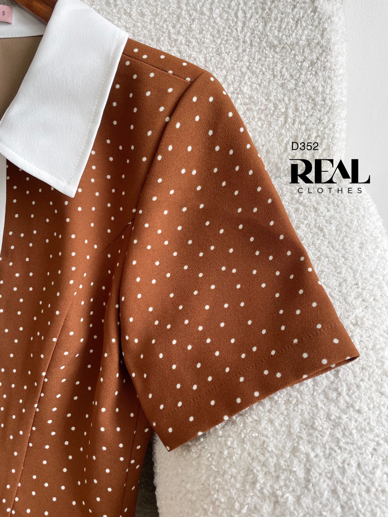 Đầm zipper chấm bi nâu SALE