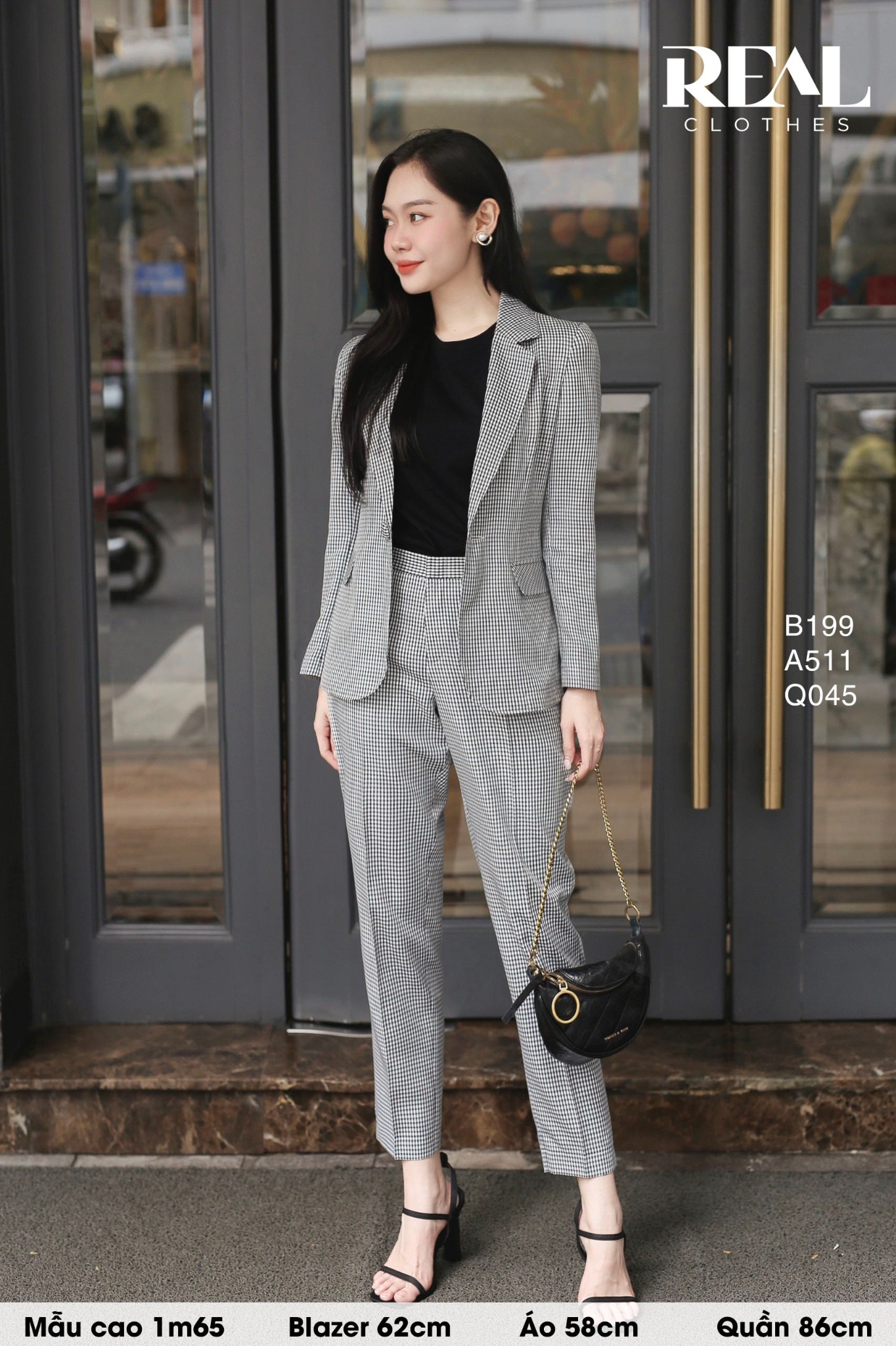 Blazer caro trắng SALE - size XS