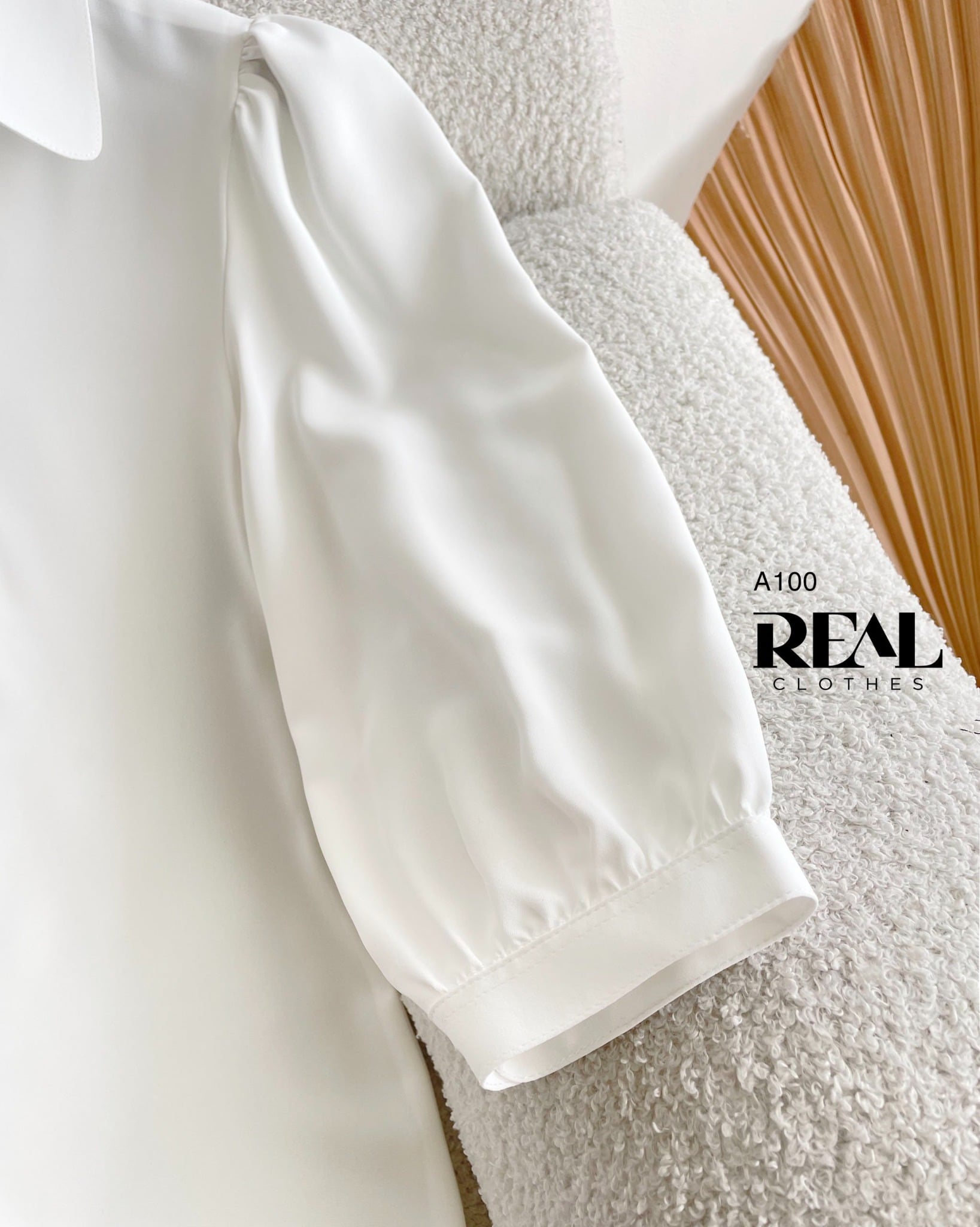 Sơ mi cổ nhọn trắng