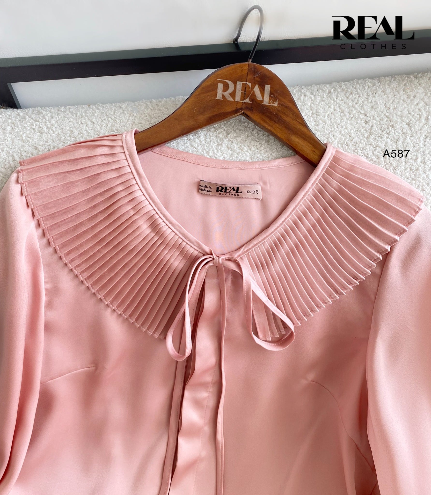 Áo cổ xếp hồng FINAL SALE