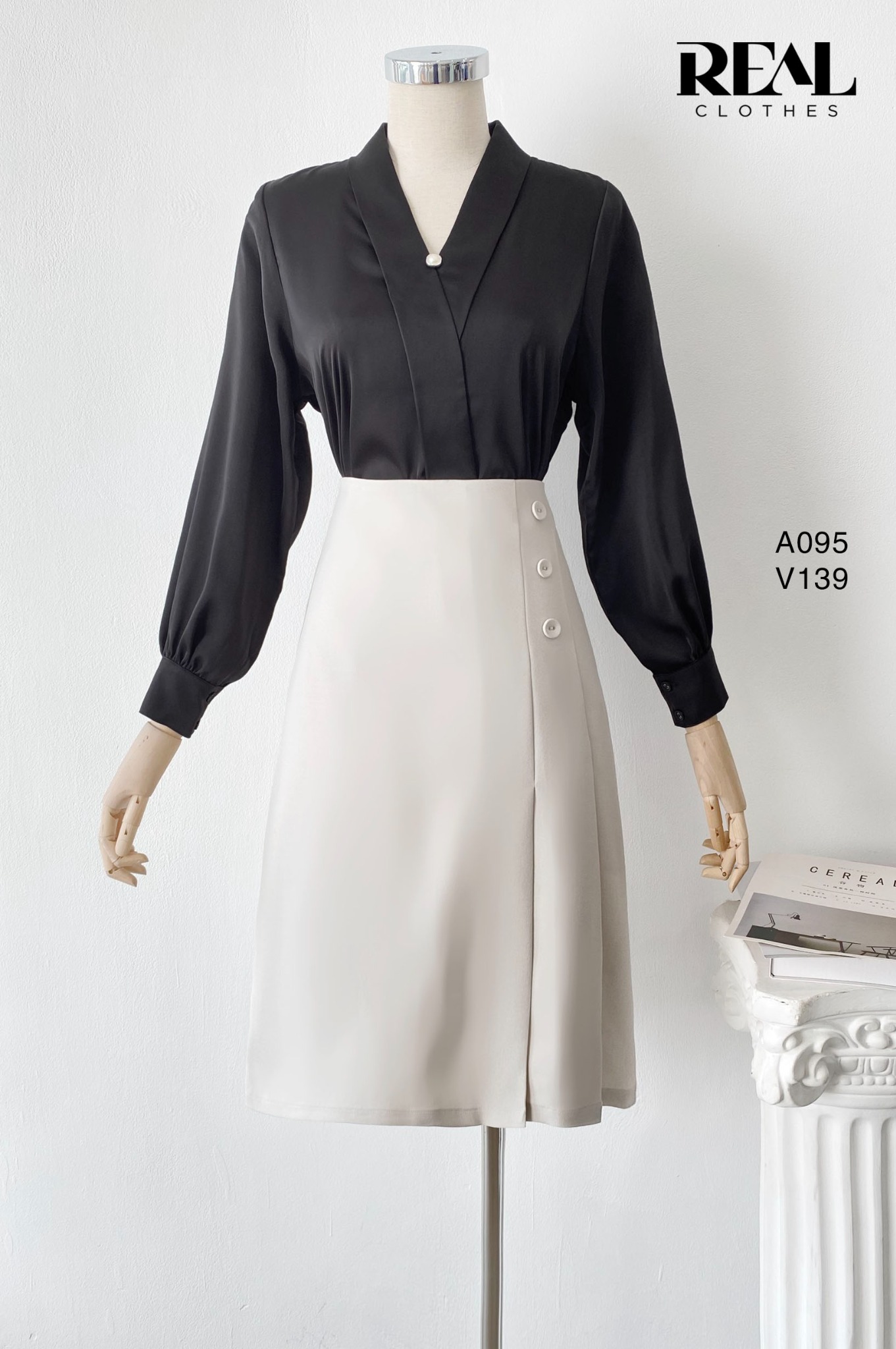 Áo Sarah lụa đen SALE