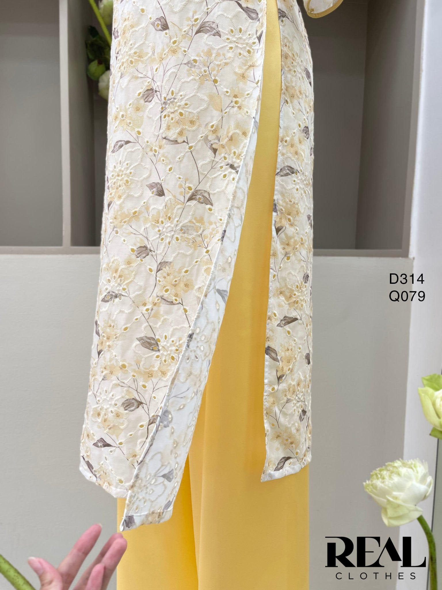 Áo dài cách tân thanh mai vàng