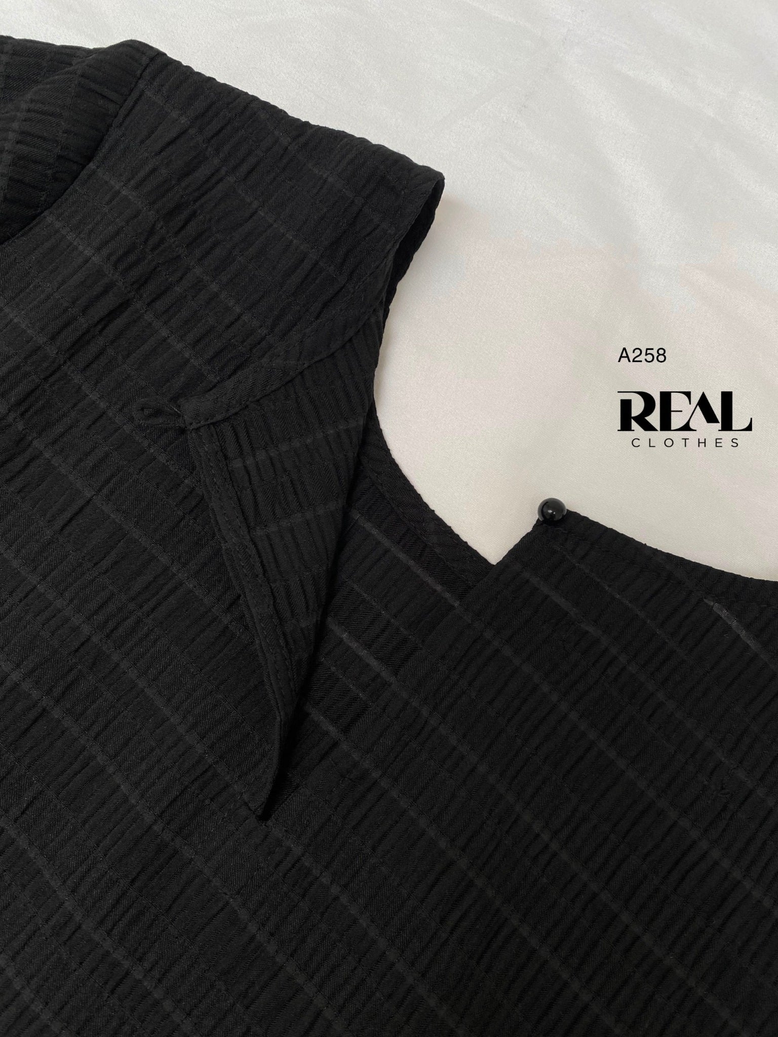 Áo croptop xốp đen SALE