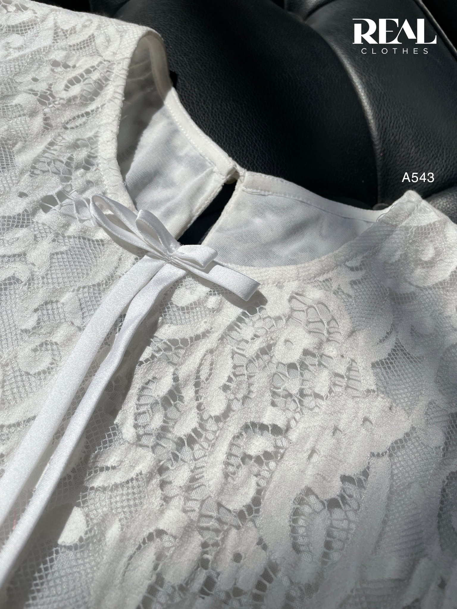 Áo ren nơ trắng FINAL SALE - size XS