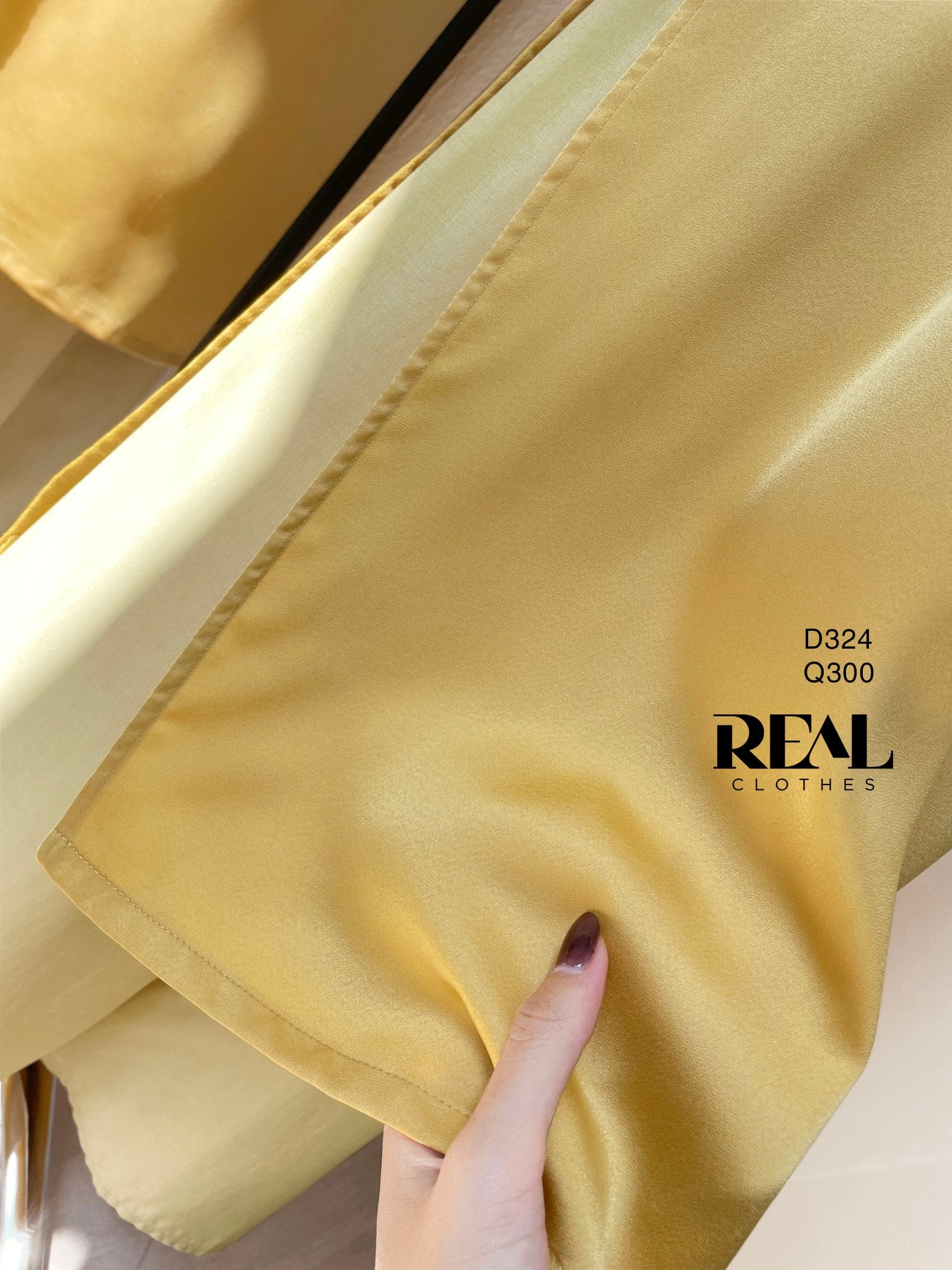 Áo dài cách tân vivi vàng