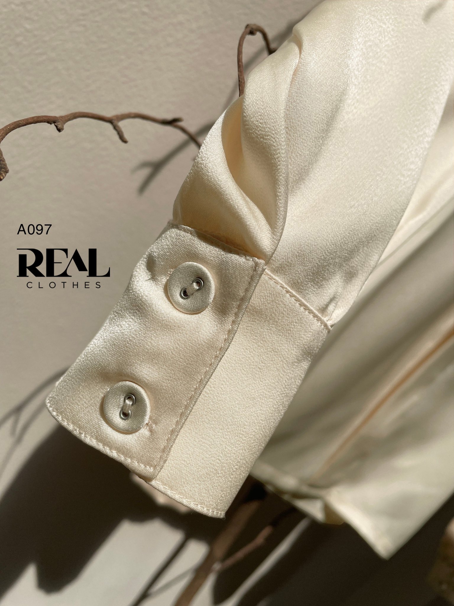 Áo Sarah lụa kem SALE