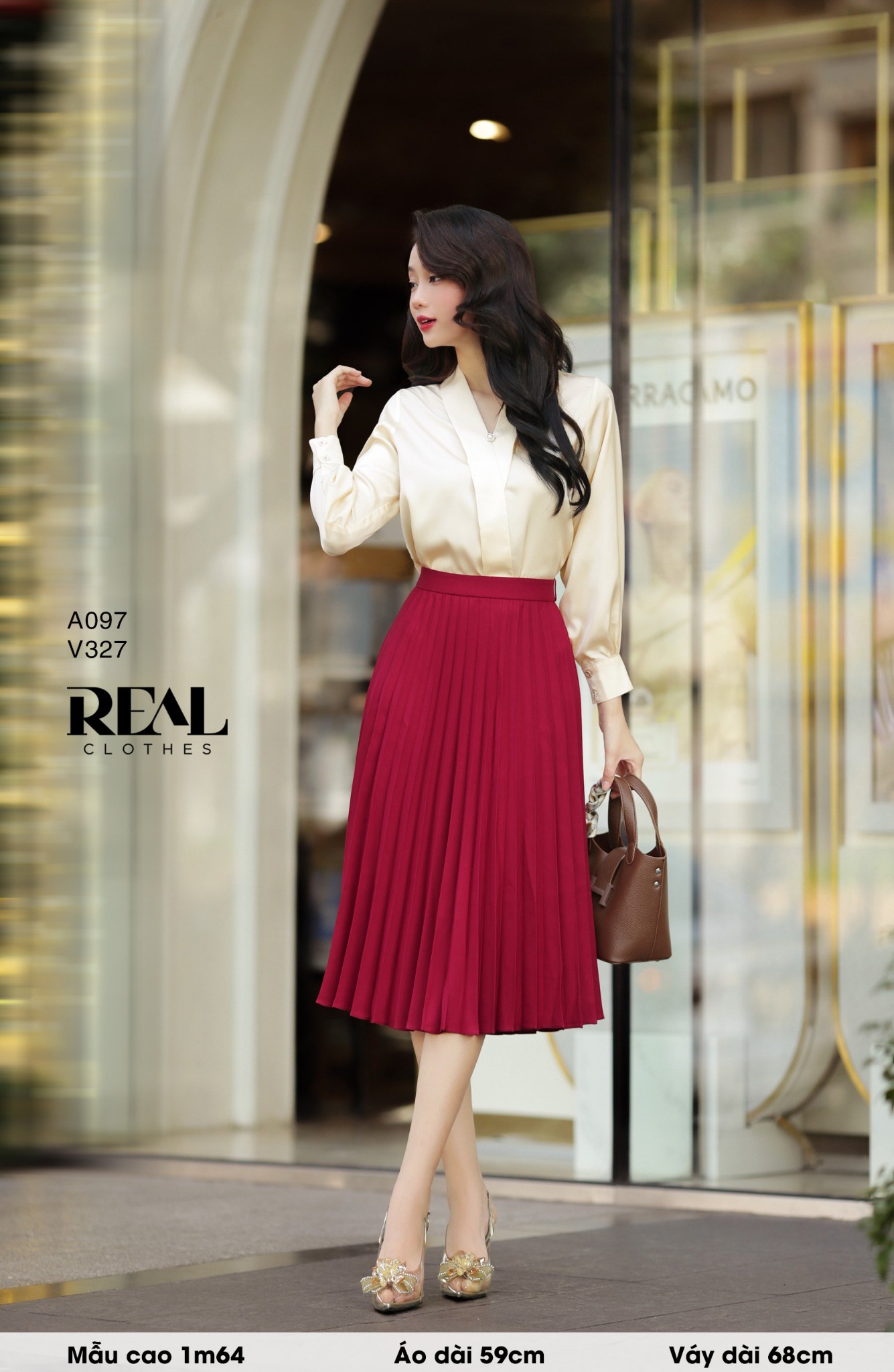 Áo Sarah lụa kem SALE