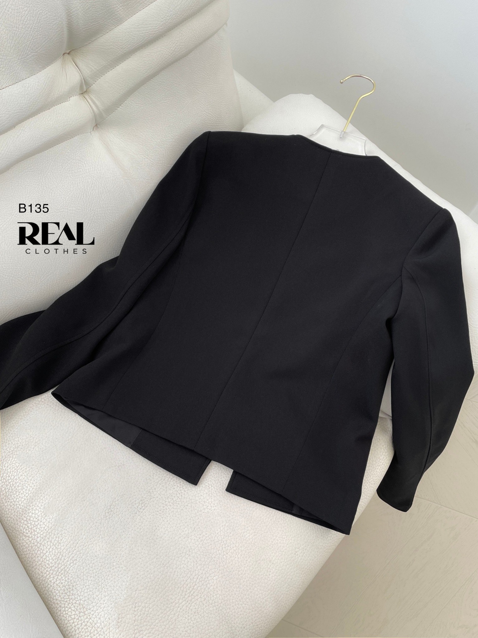 Blazer cổ tròn cindy đen