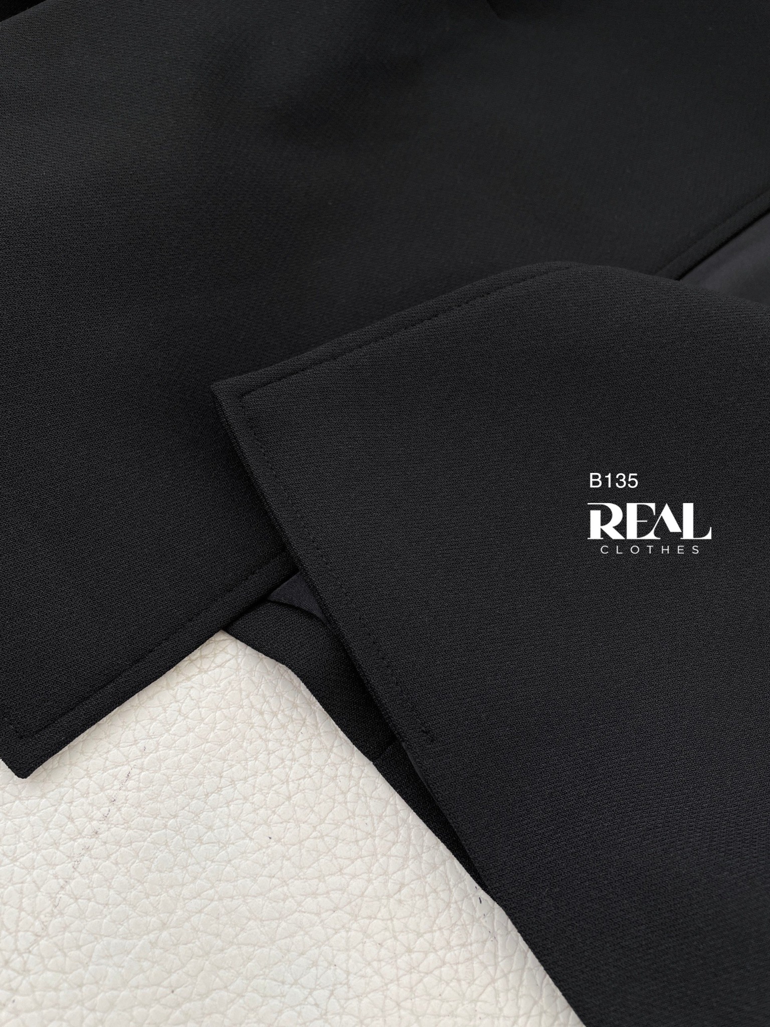 Blazer cổ tròn cindy đen