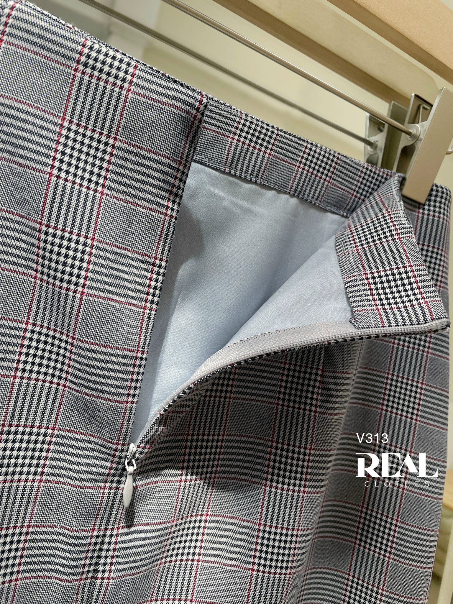 Váy Japan dài caro đỏ SALE - size XS