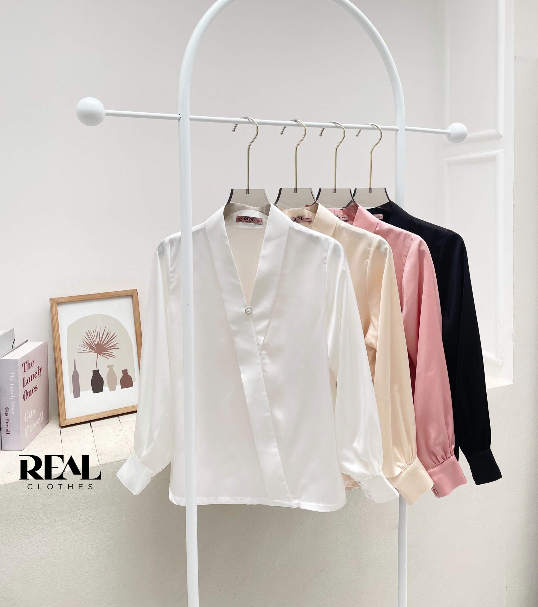 Áo Sarah lụa đen SALE