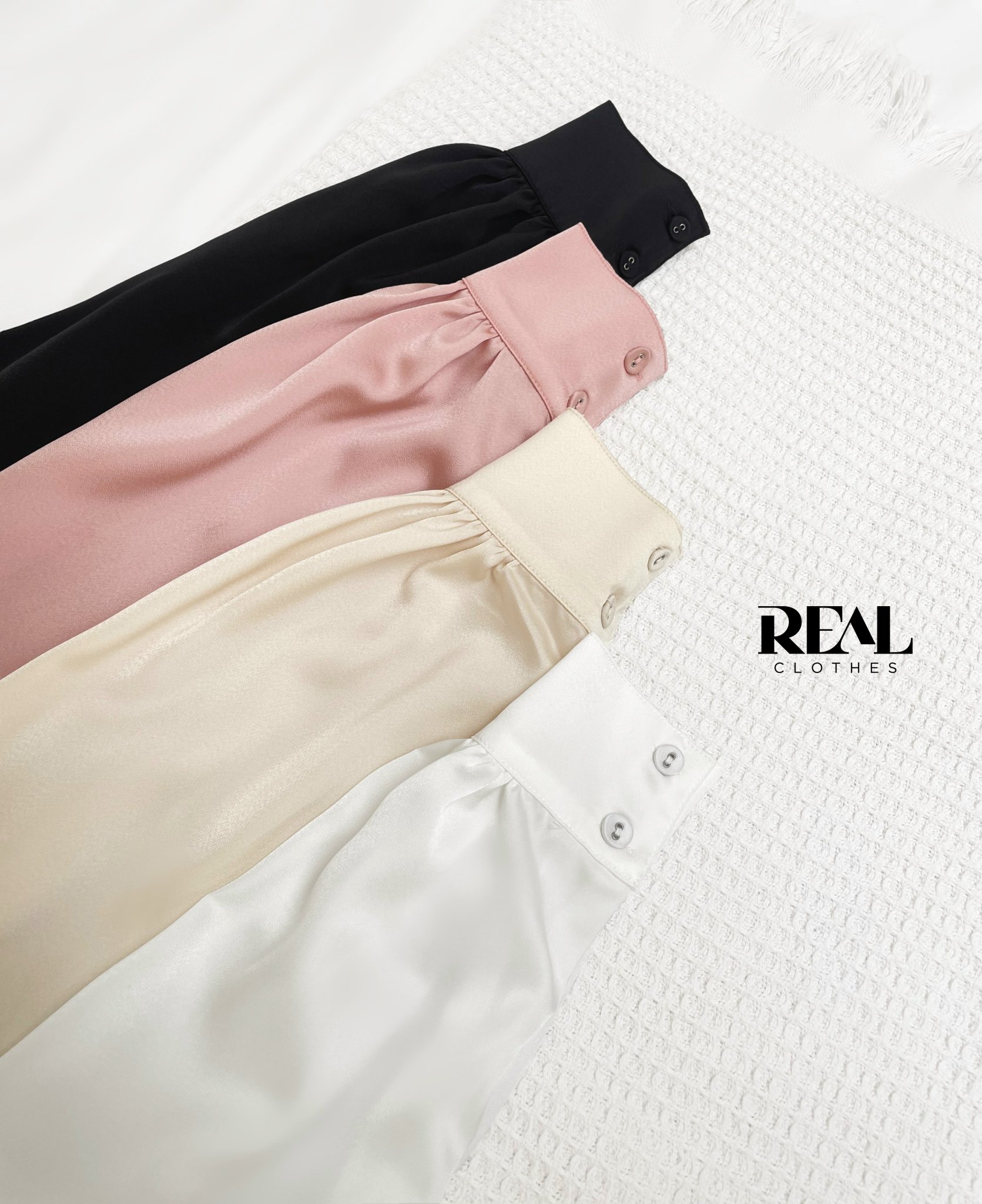 Áo Sarah lụa kem SALE