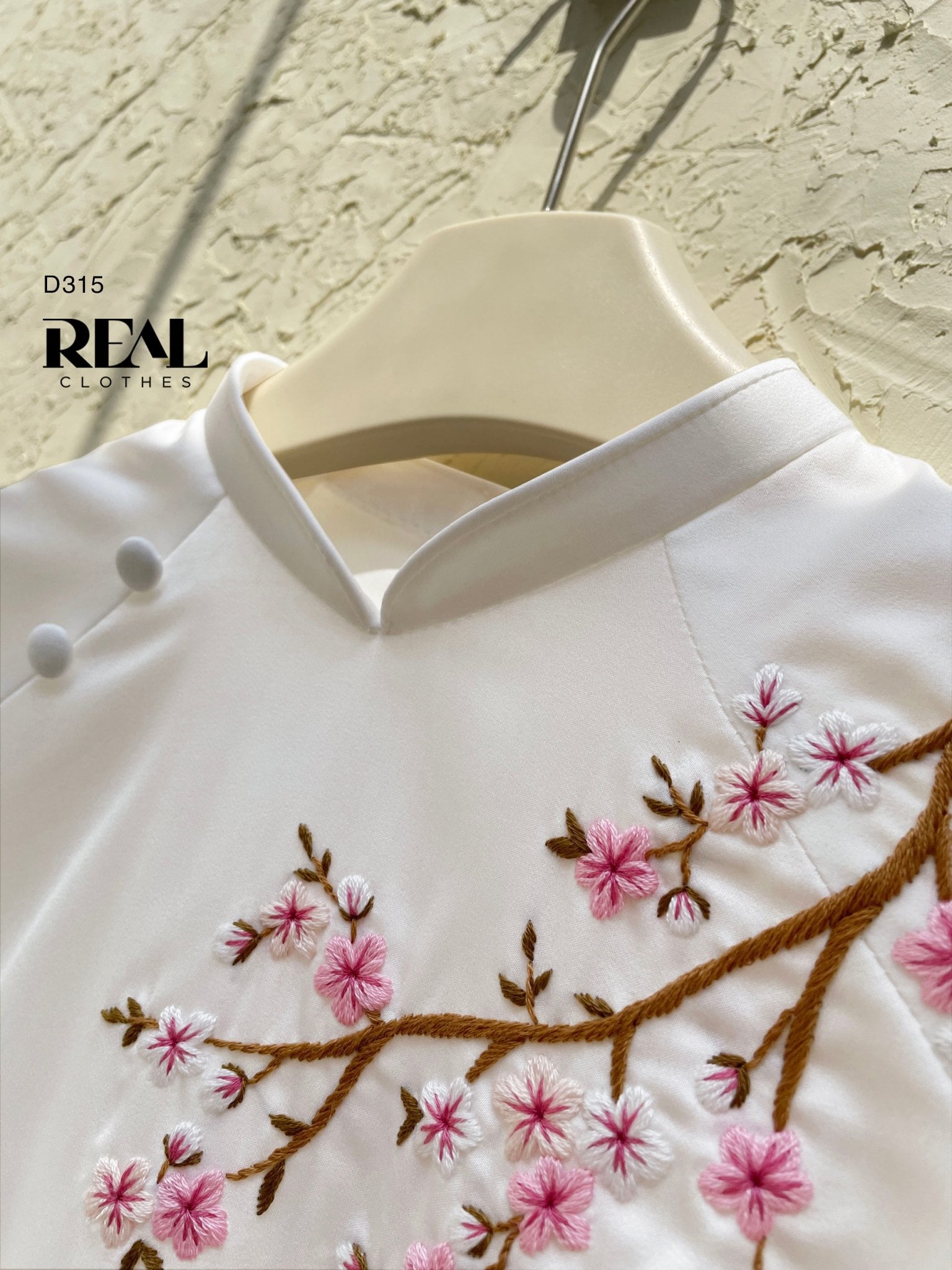 Áo dài cách tân Vivi trắng hoa mận