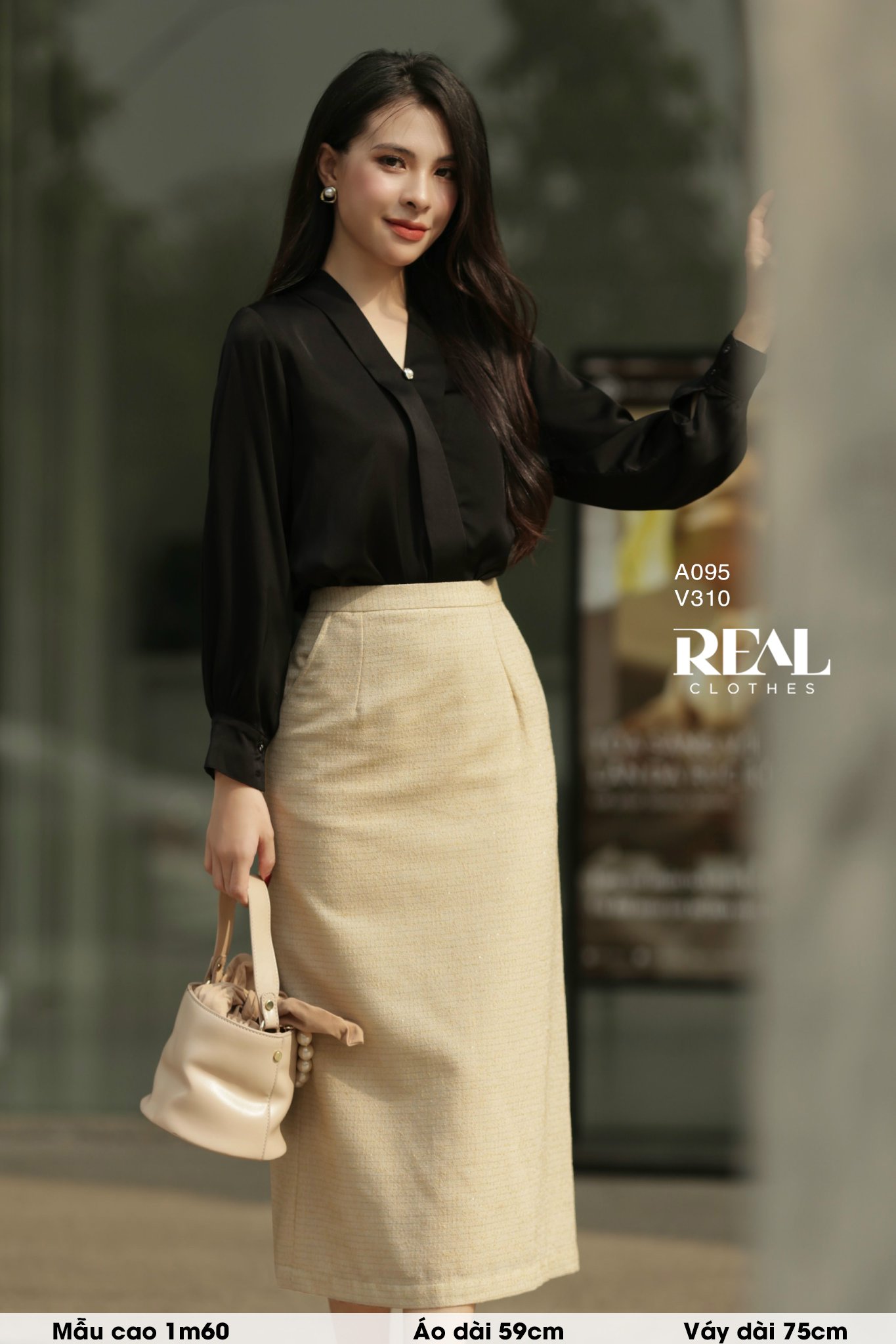 Áo Sarah lụa đen SALE