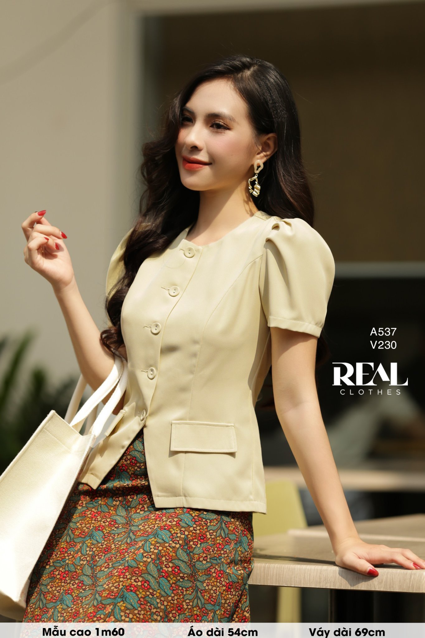 Áo Lotus vàng mỡ gà SALE - size XS