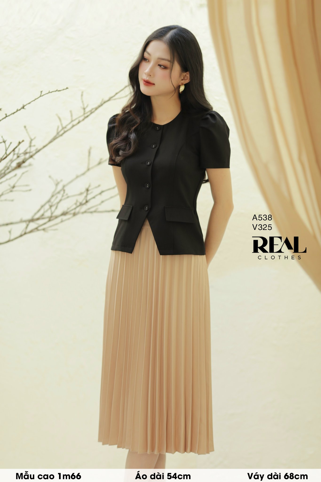 Áo Lotus đen SALE - size XS