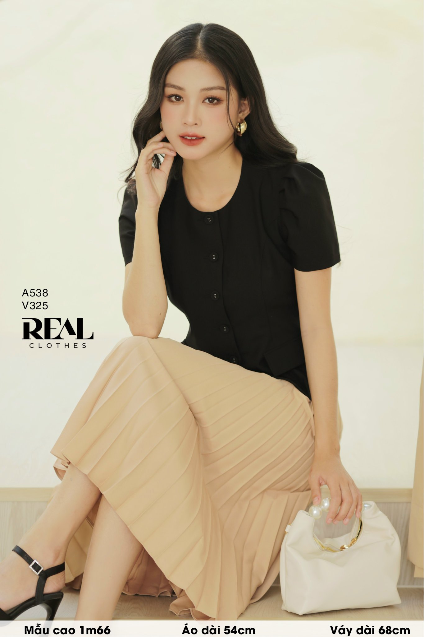 Áo Lotus đen SALE - size XS