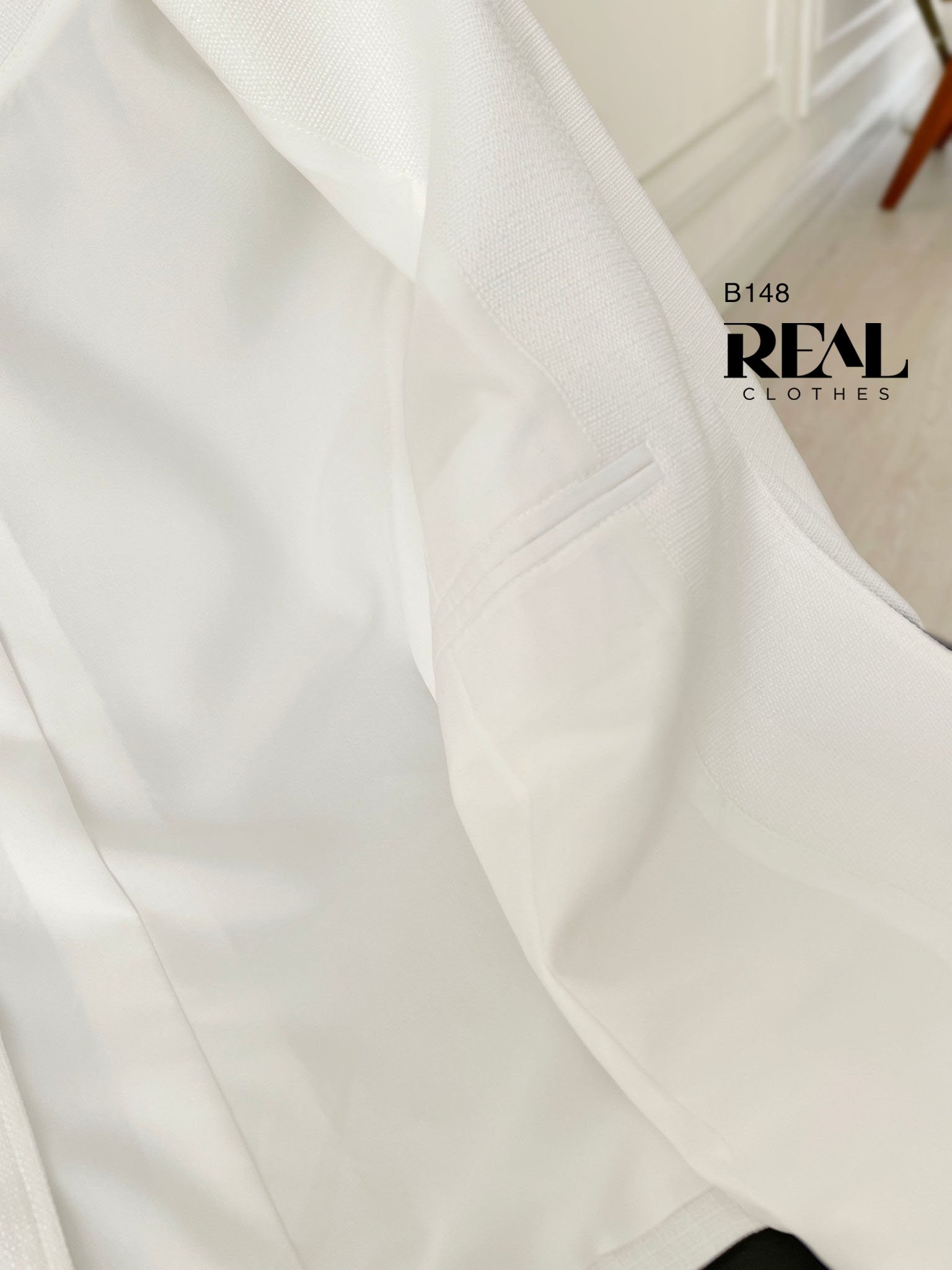 Blazer cổ tròn trắng