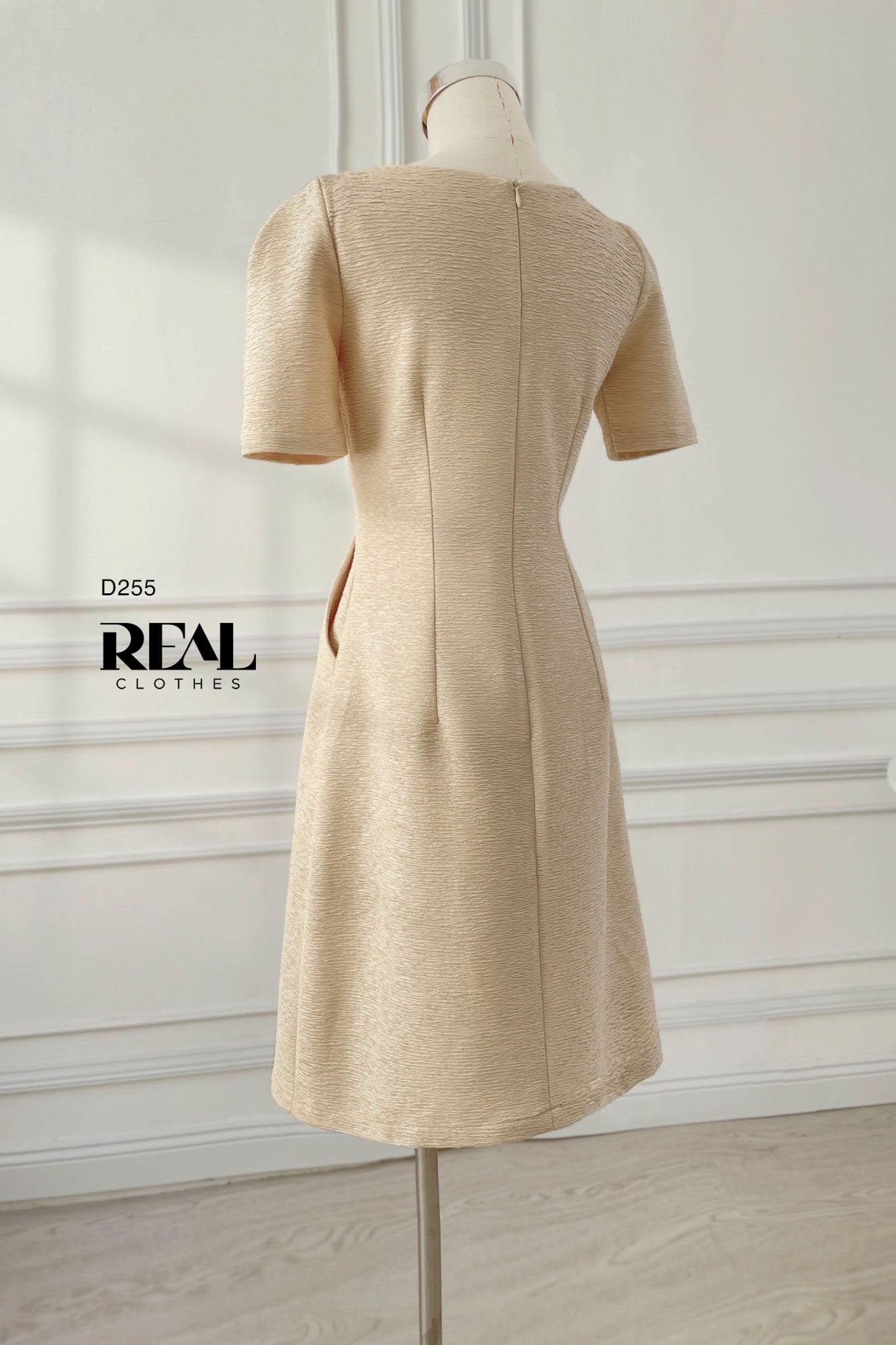 Đầm Vivian kem SALE - size XS