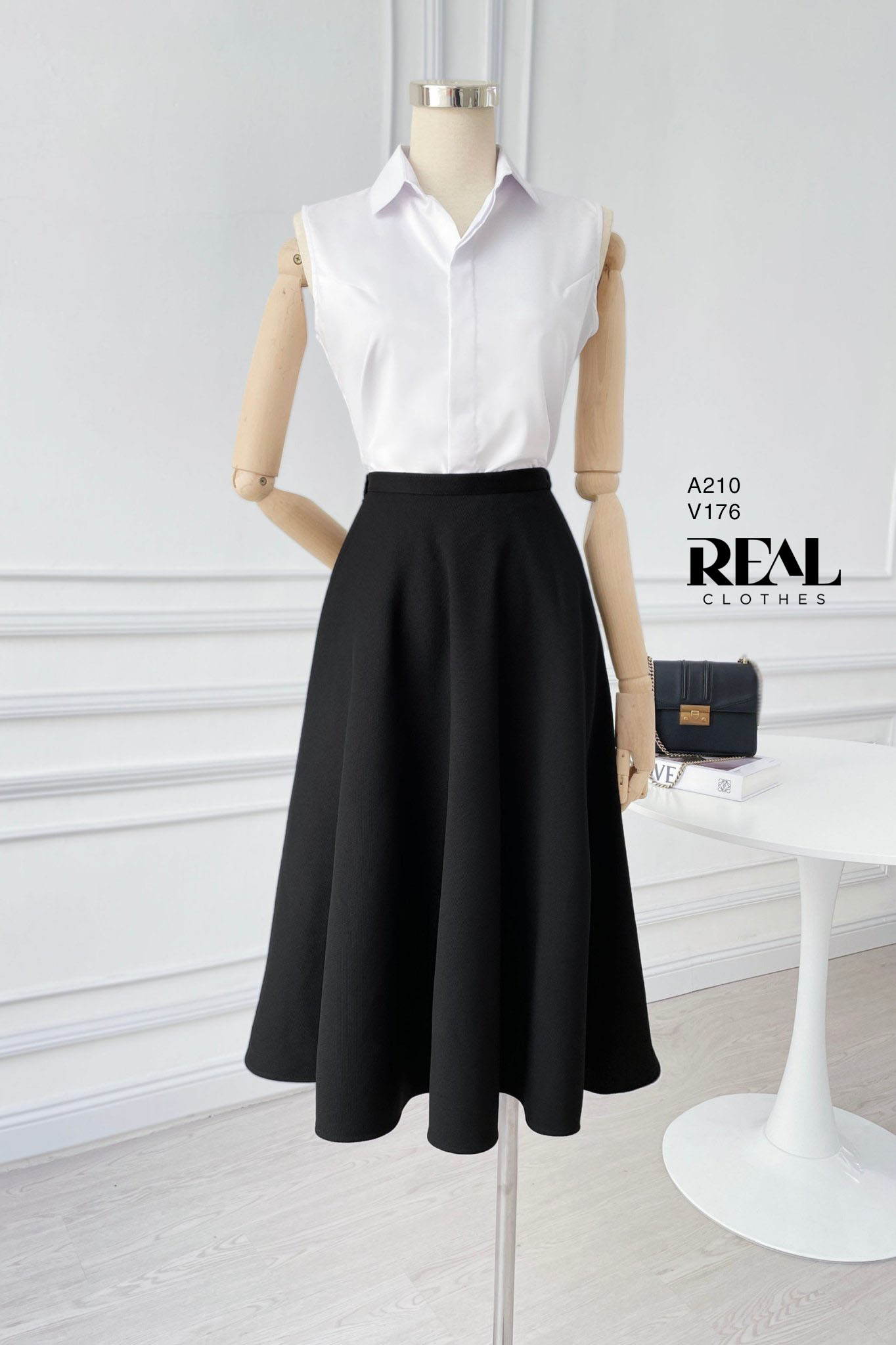 Sơ mi trắng không tay