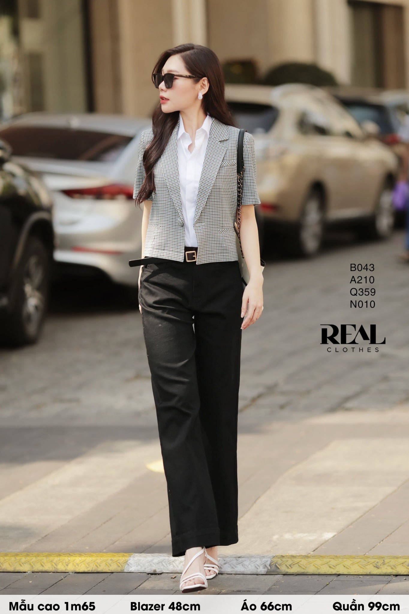 Sơ mi trắng không tay