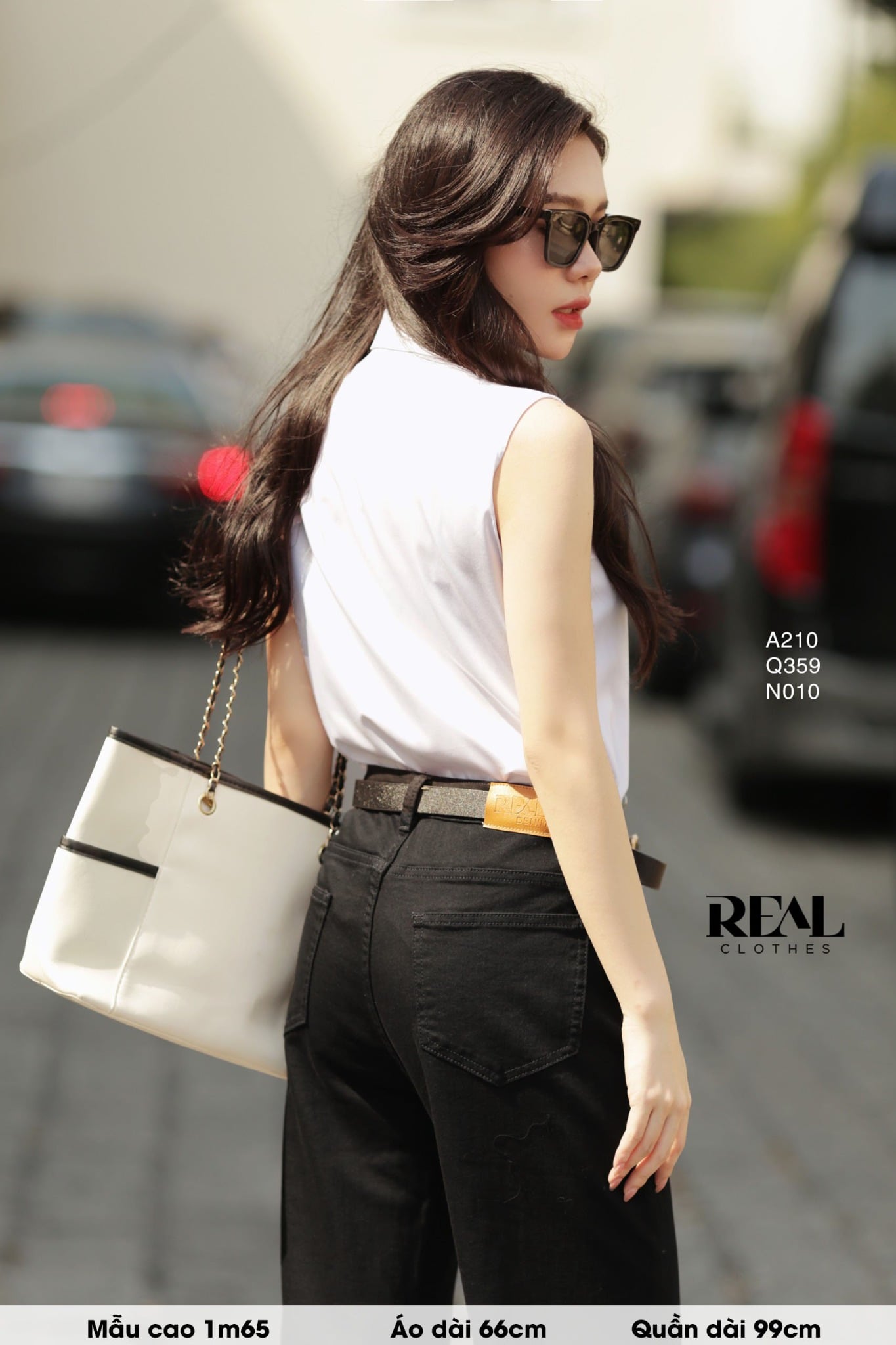 Sơ mi trắng không tay