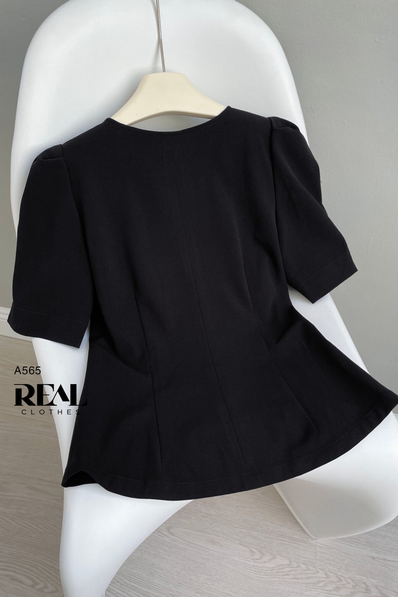 Áo Jessica đen SALE - size XS