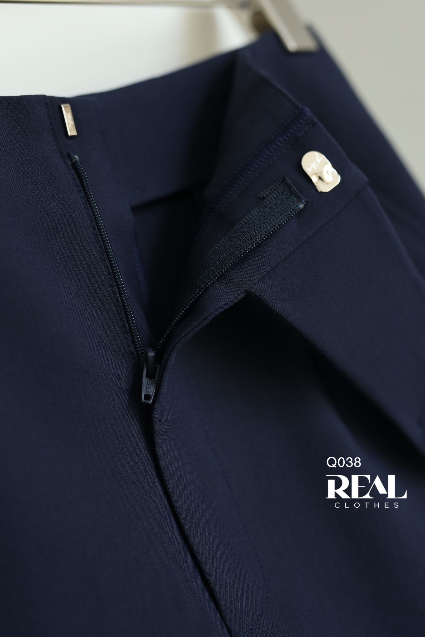 Quần Tokyo nút xanh đen